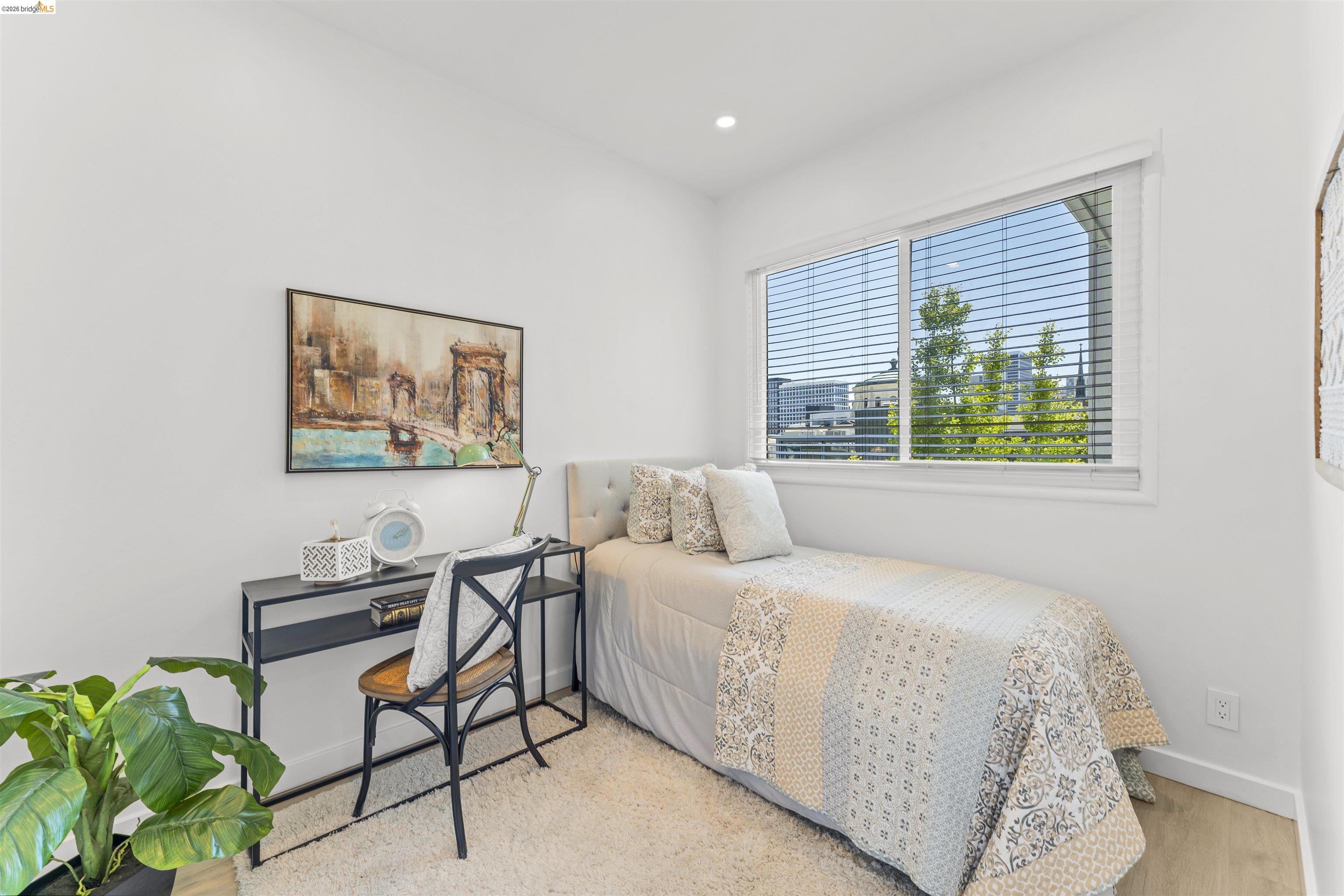 2832 Summit St, Oakland CA 94609 — photo 8