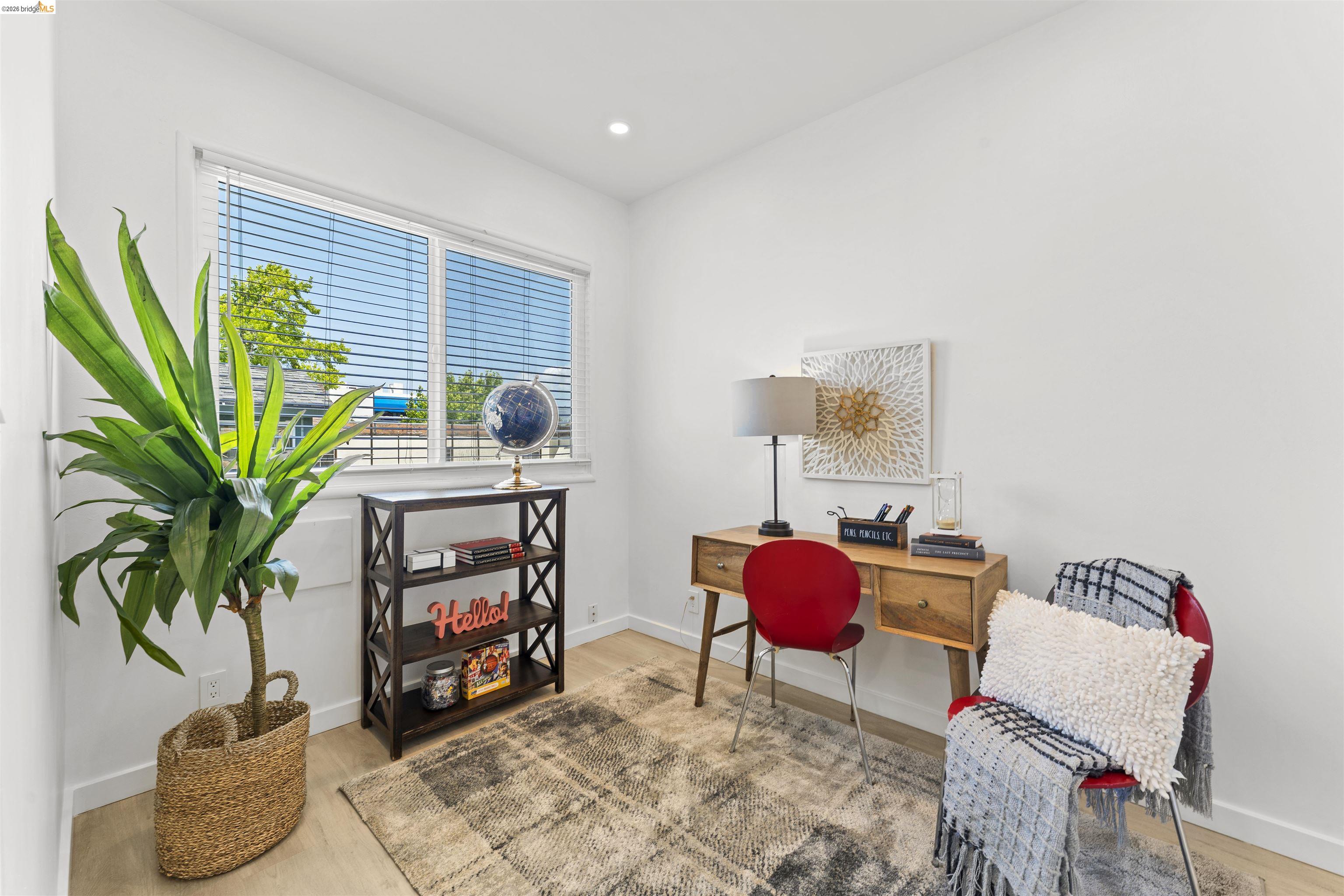 2832 Summit St, Oakland CA 94609 — photo 9