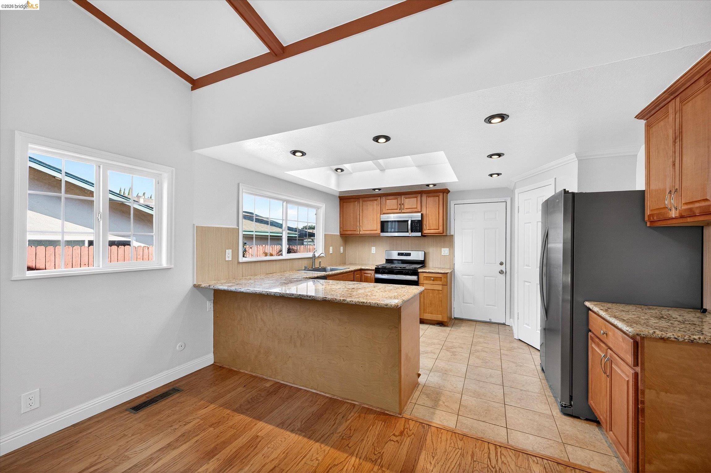 901 Helix Dr, Concord CA 94518 — photo 13