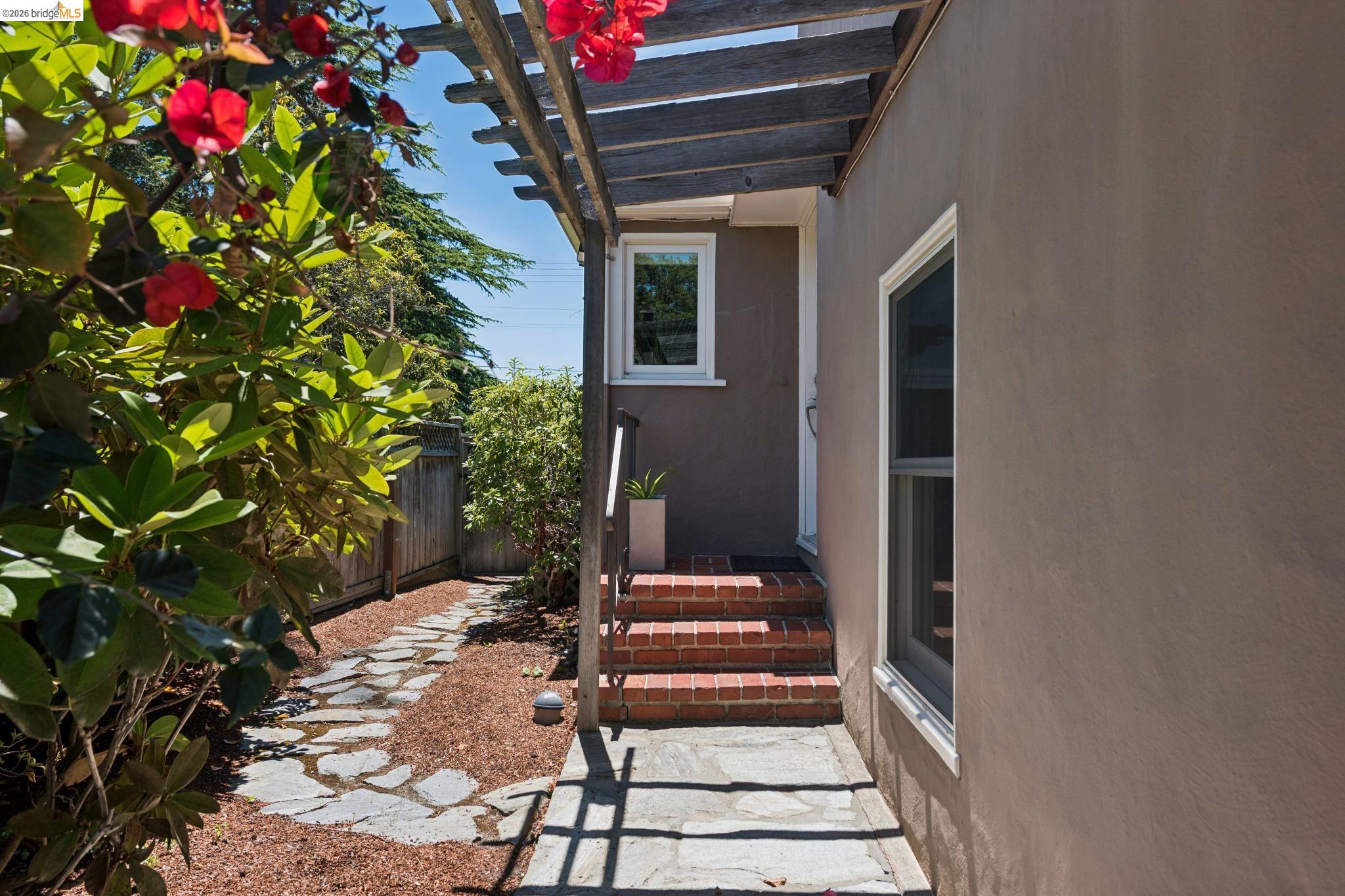 5430 Proctor Ave, Oakland CA 94618 — photo 51