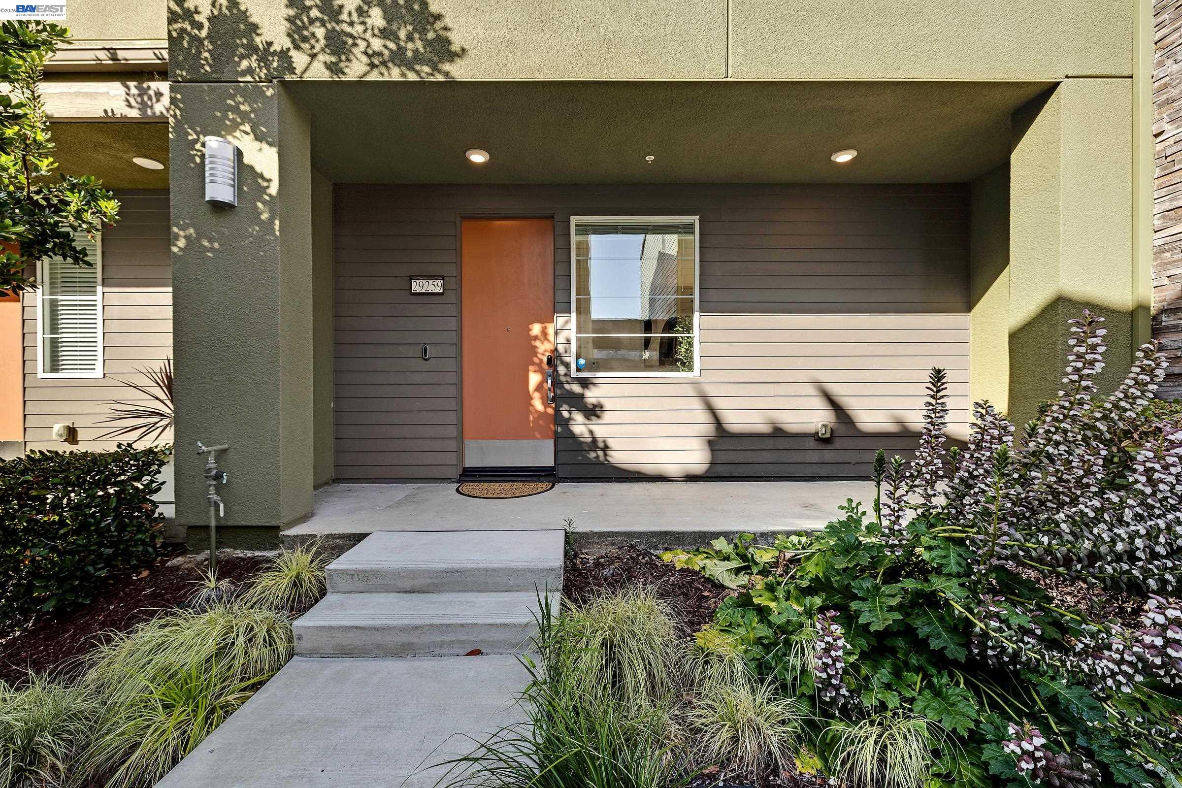 Photo #2: 41134399 Listing: Photo #2