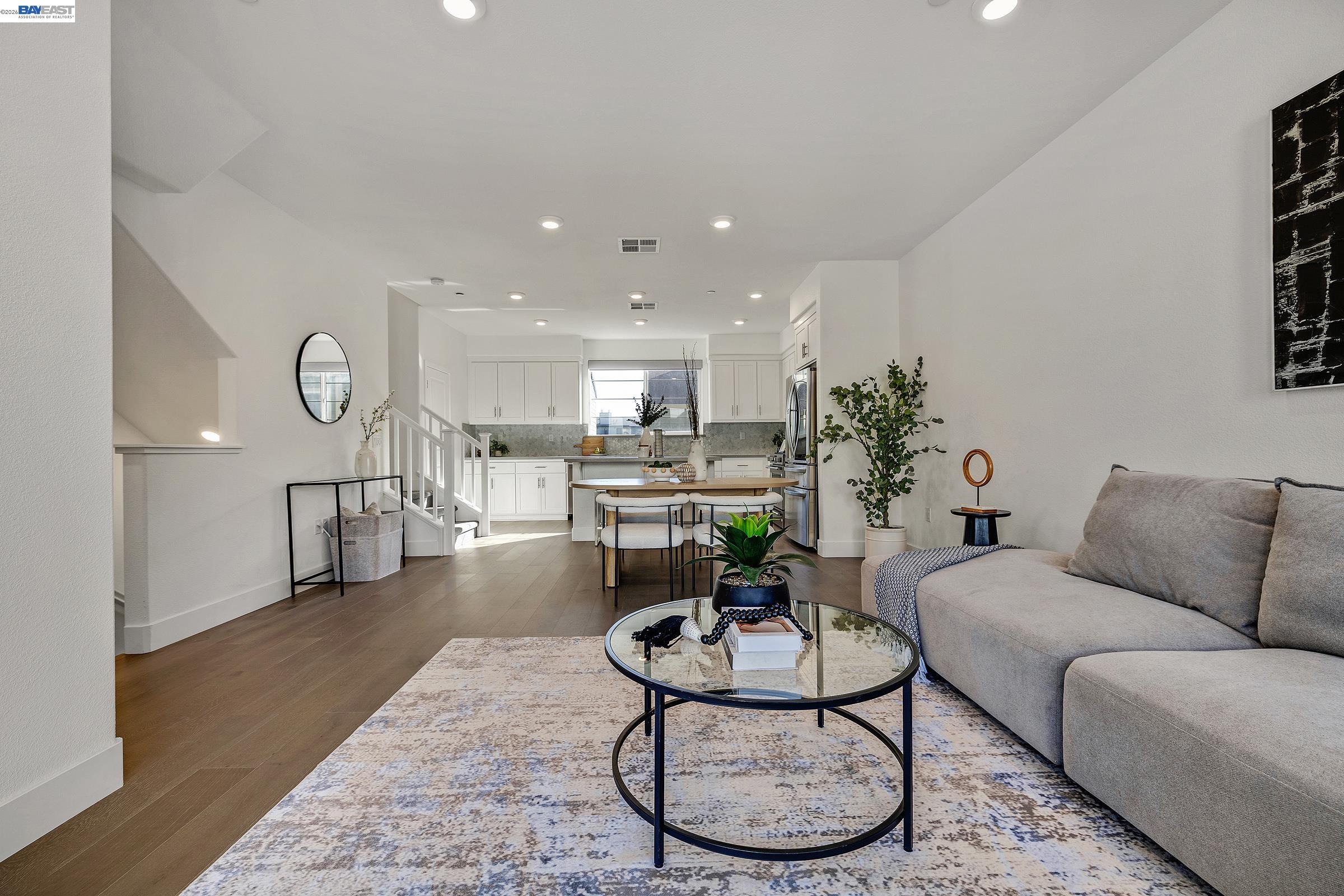Photo #5: 41134399 Listing: Photo #5
