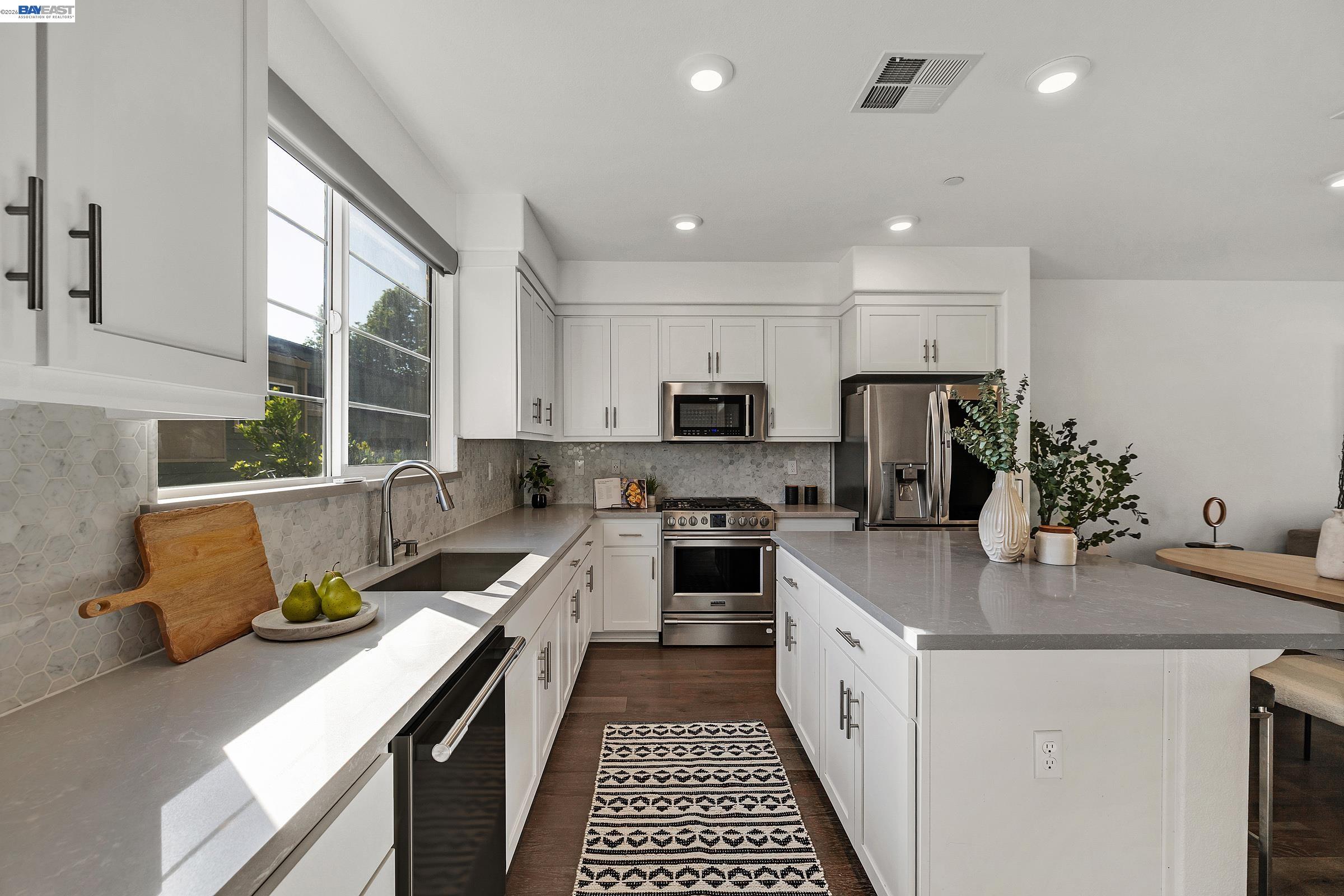 Photo #8: 41134399 Listing: Photo #8