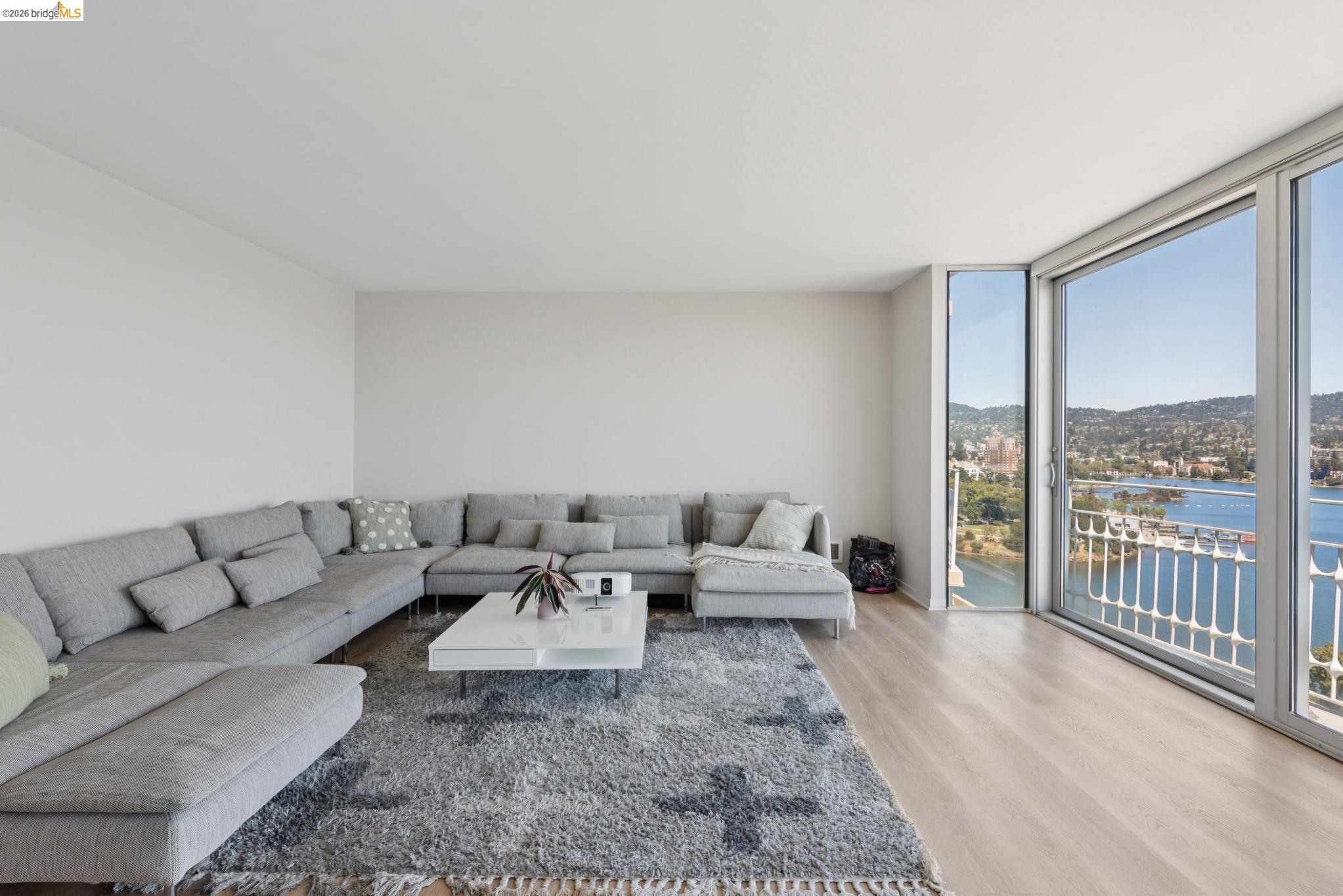 Photo #6: 41134402 Listing: Photo #6