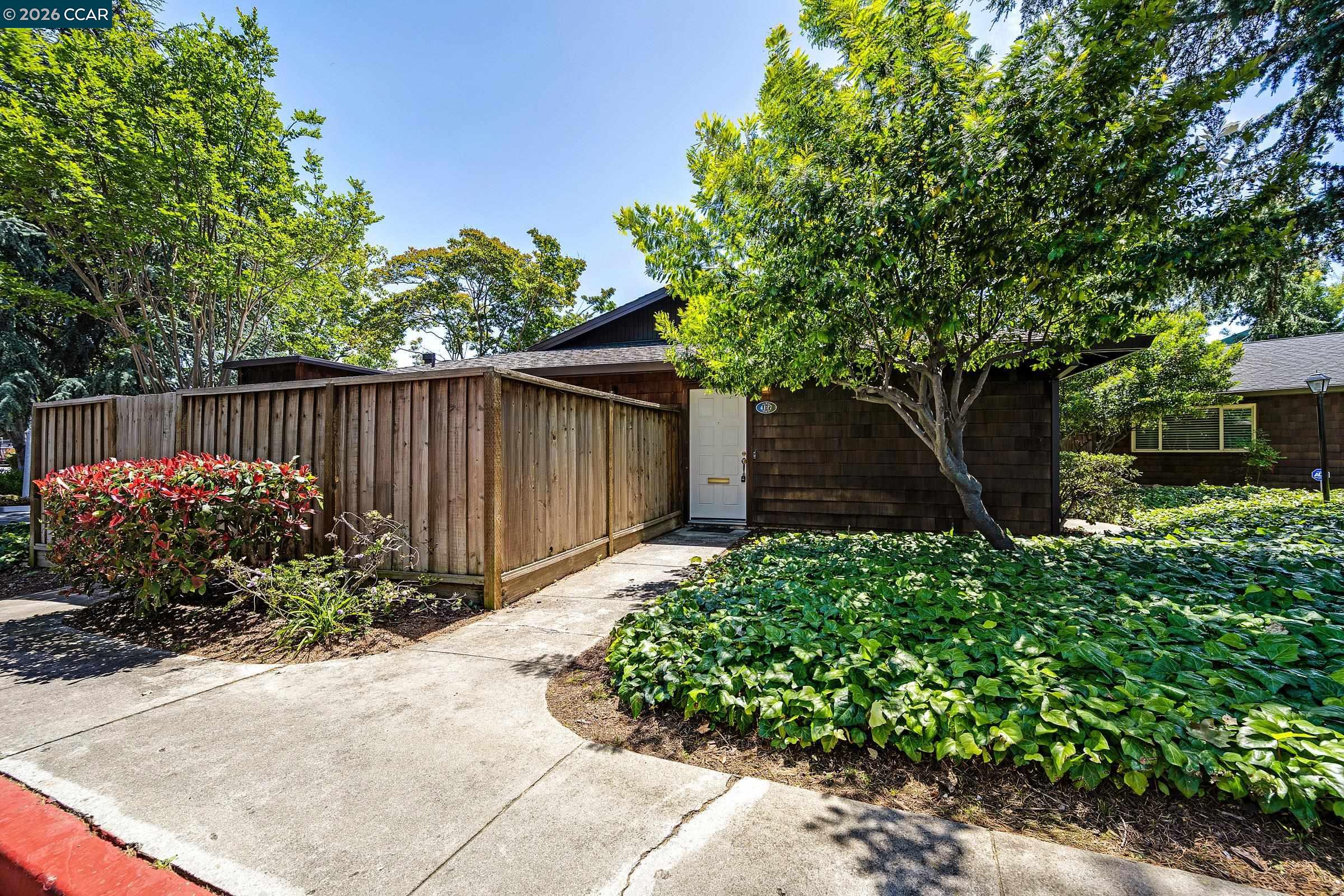 Photo #1: 41134426 Listing: Photo #1