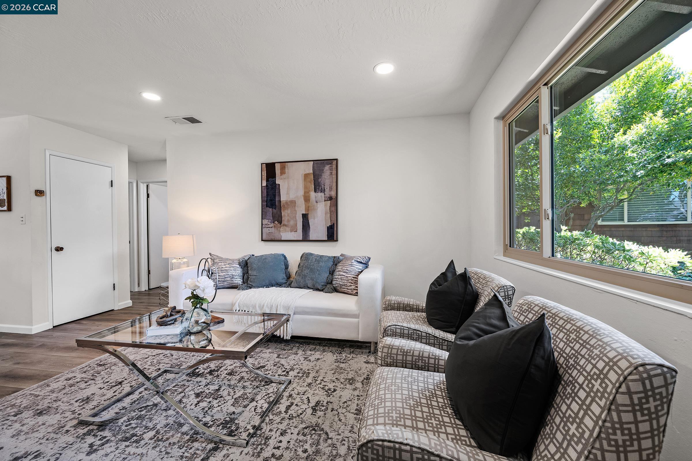 Photo #5: 41134426 Listing: Photo #5