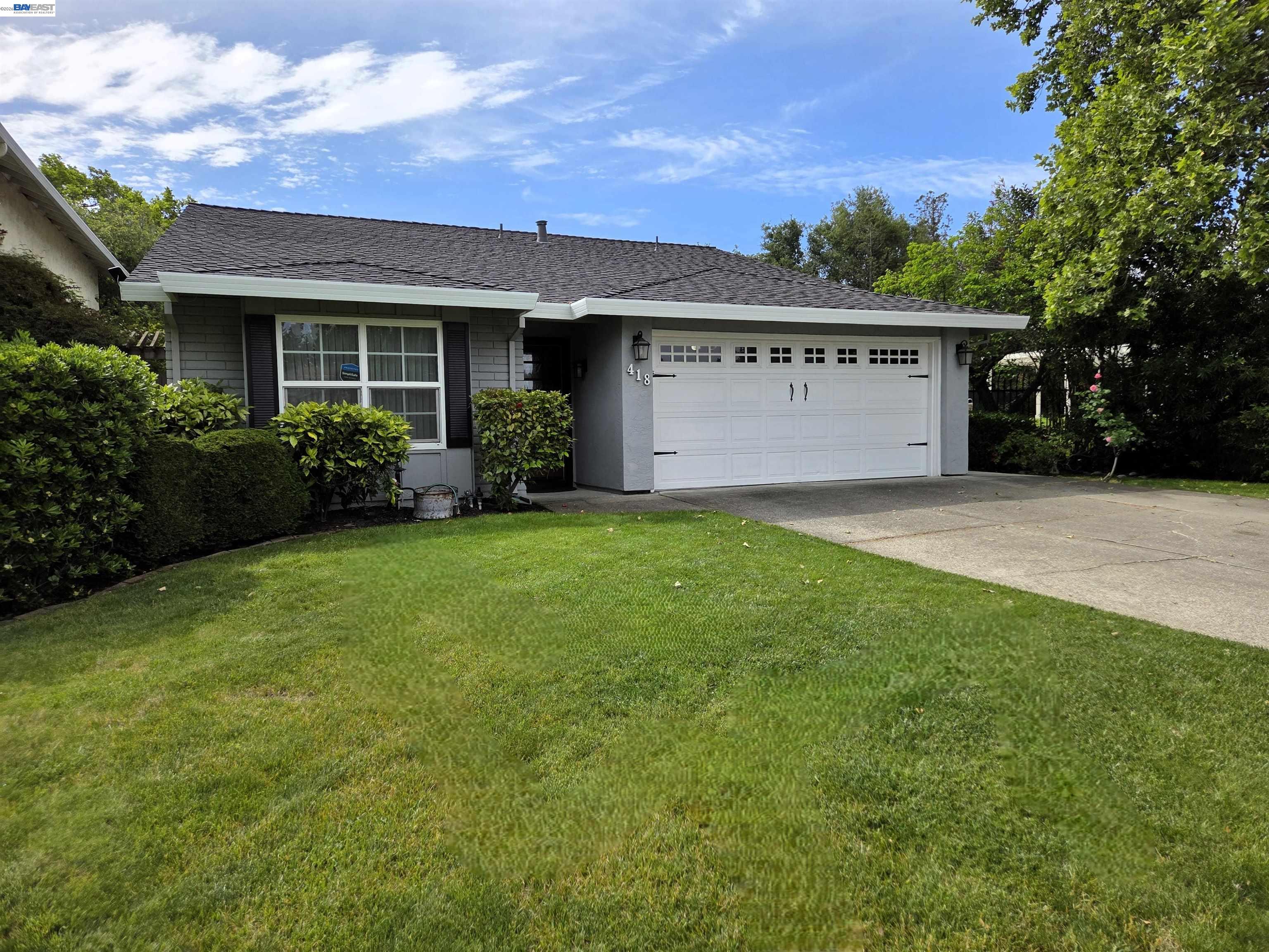 418 Santander Dr