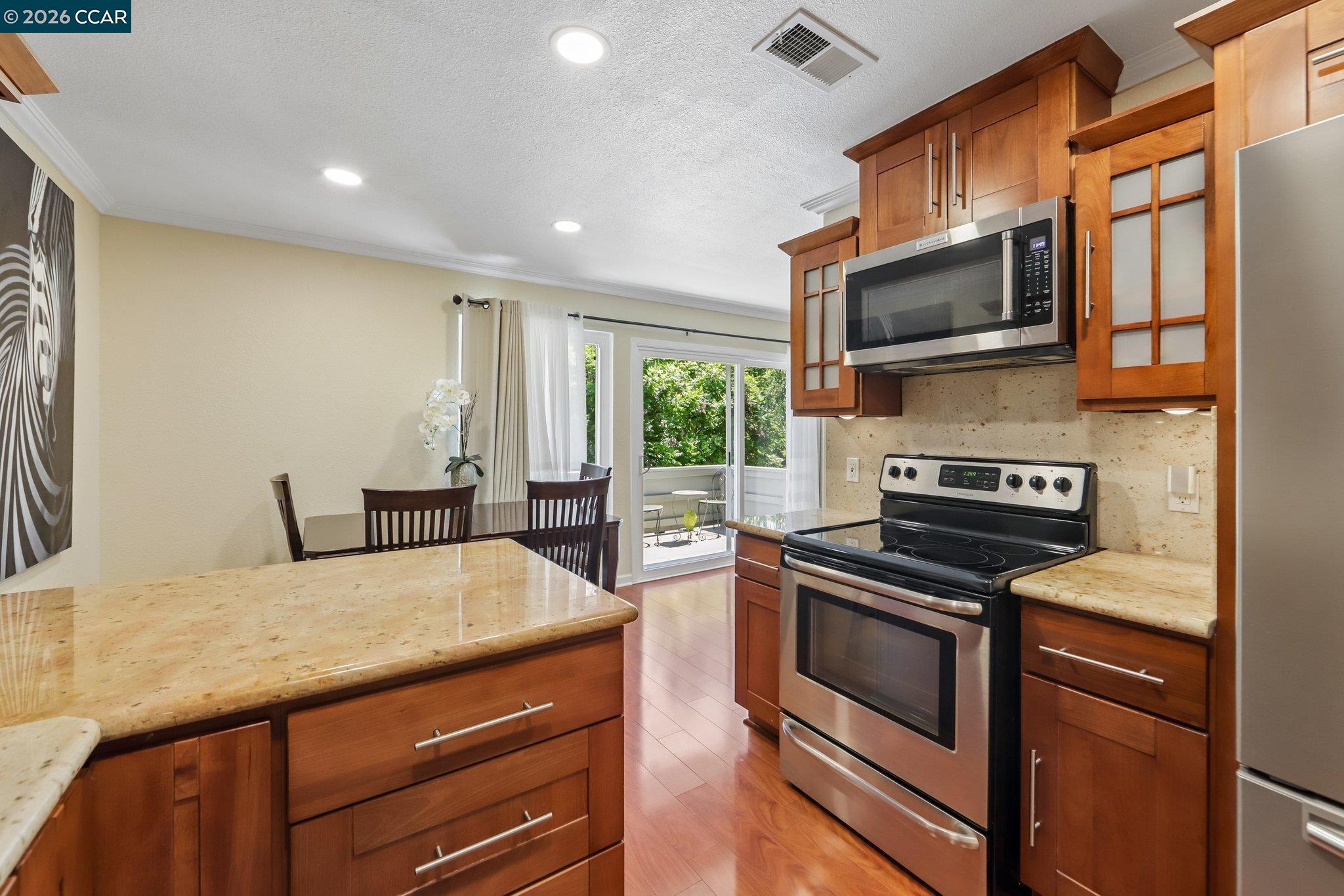Photo #2: 41134473 Listing: Photo #2