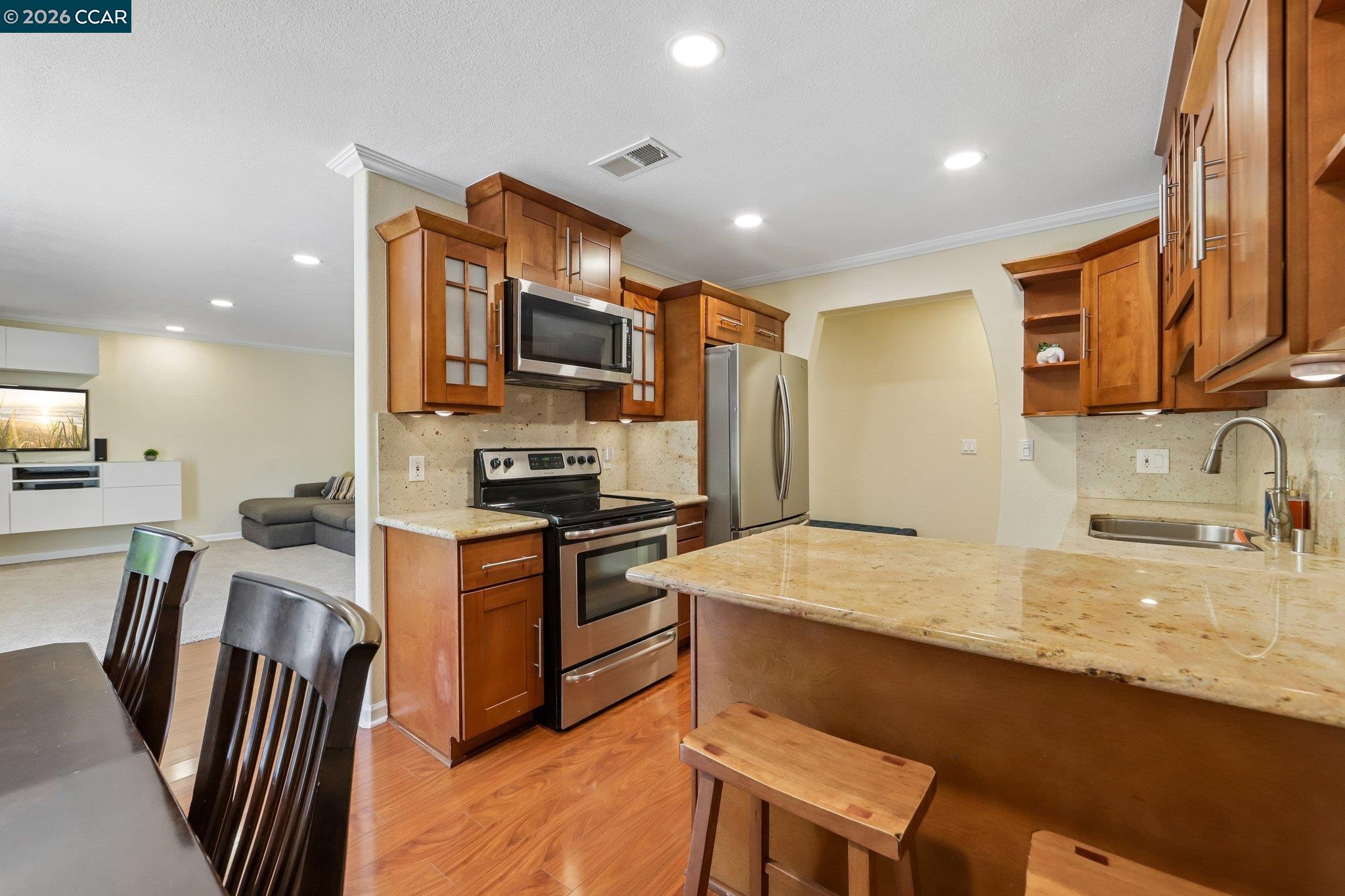 Photo #4: 41134473 Listing: Photo #4