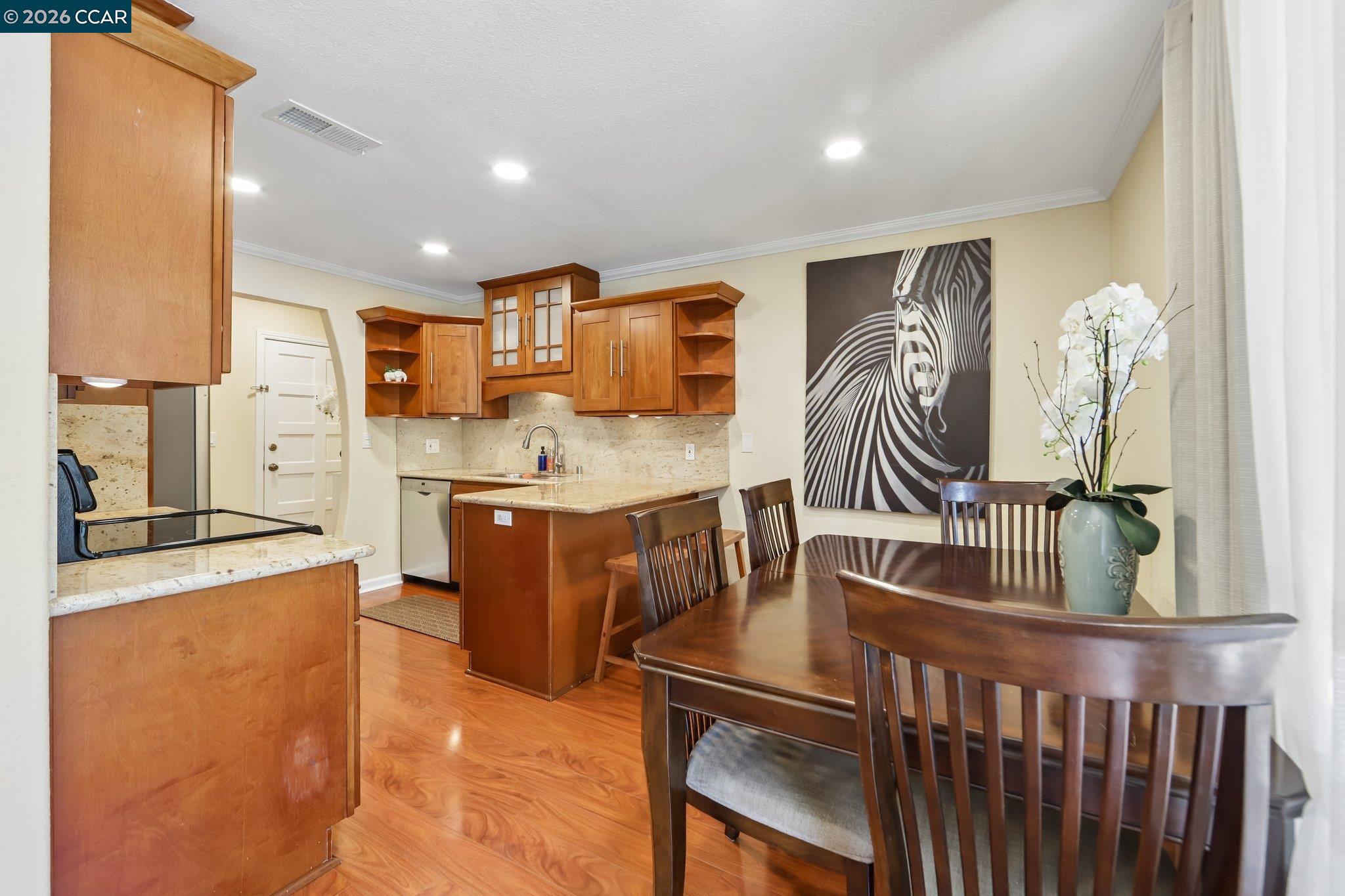 Photo #5: 41134473 Listing: Photo #5