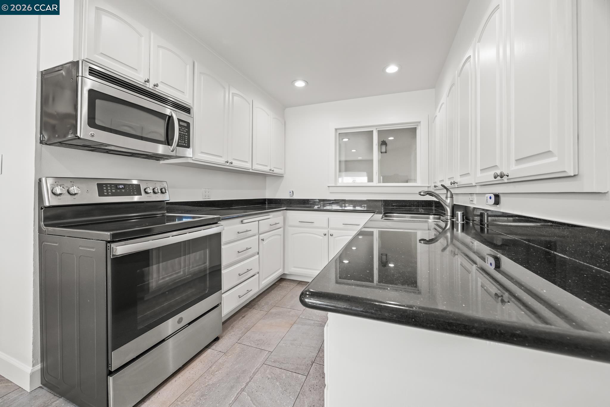 Front Image Thumbnail for CC41134559