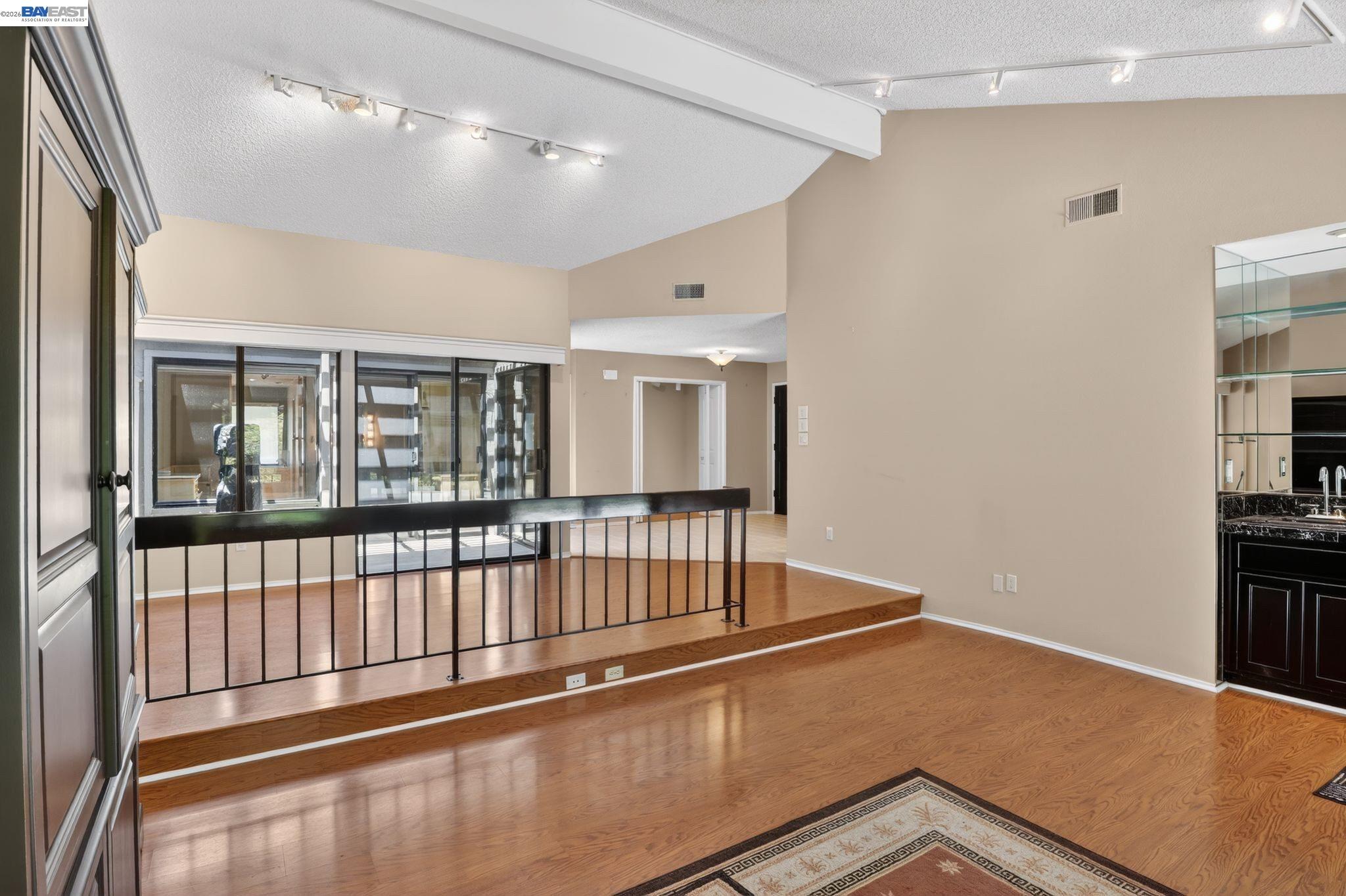 Photo #9: 41134562 Listing: Photo #9