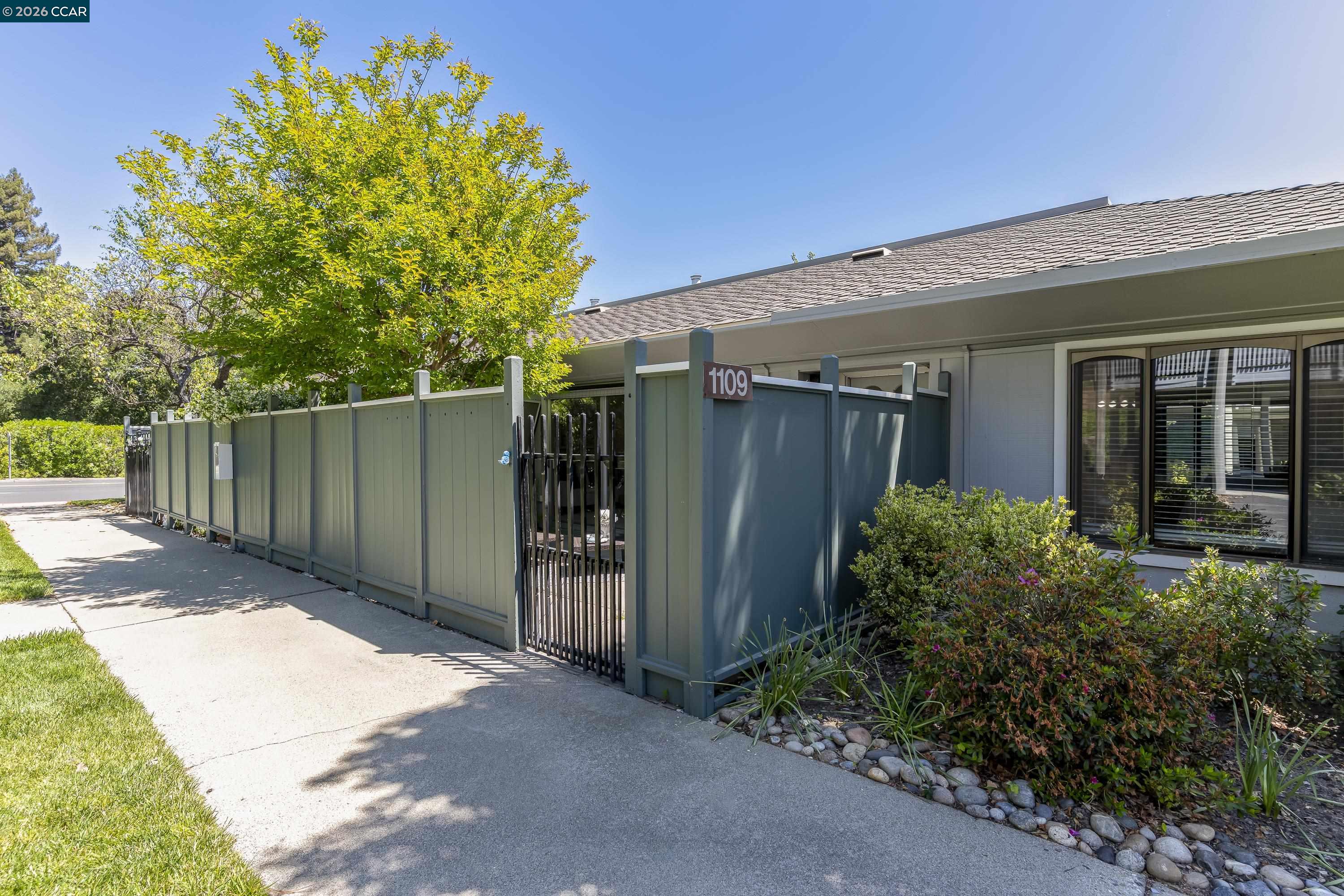 Photo #3: 41134576 Listing: Photo #3
