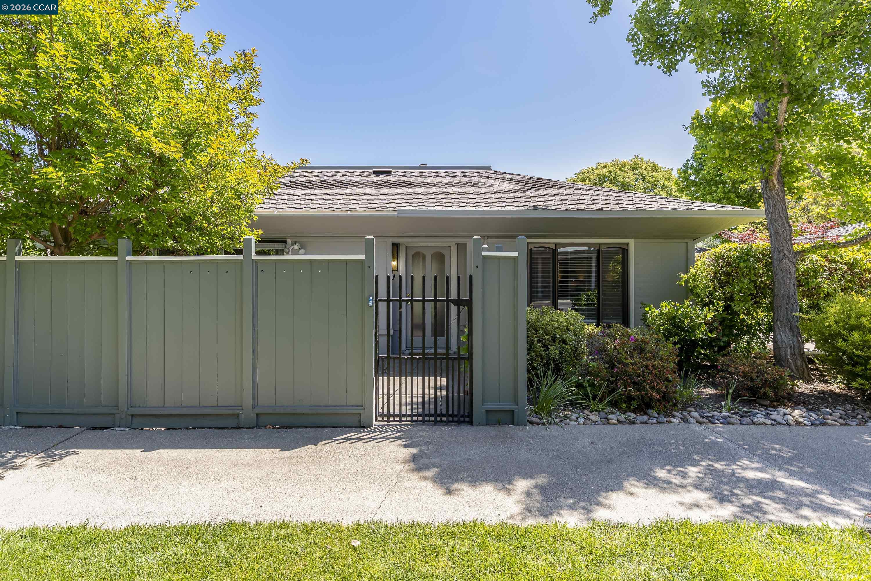 Photo #4: 41134576 Listing: Photo #4