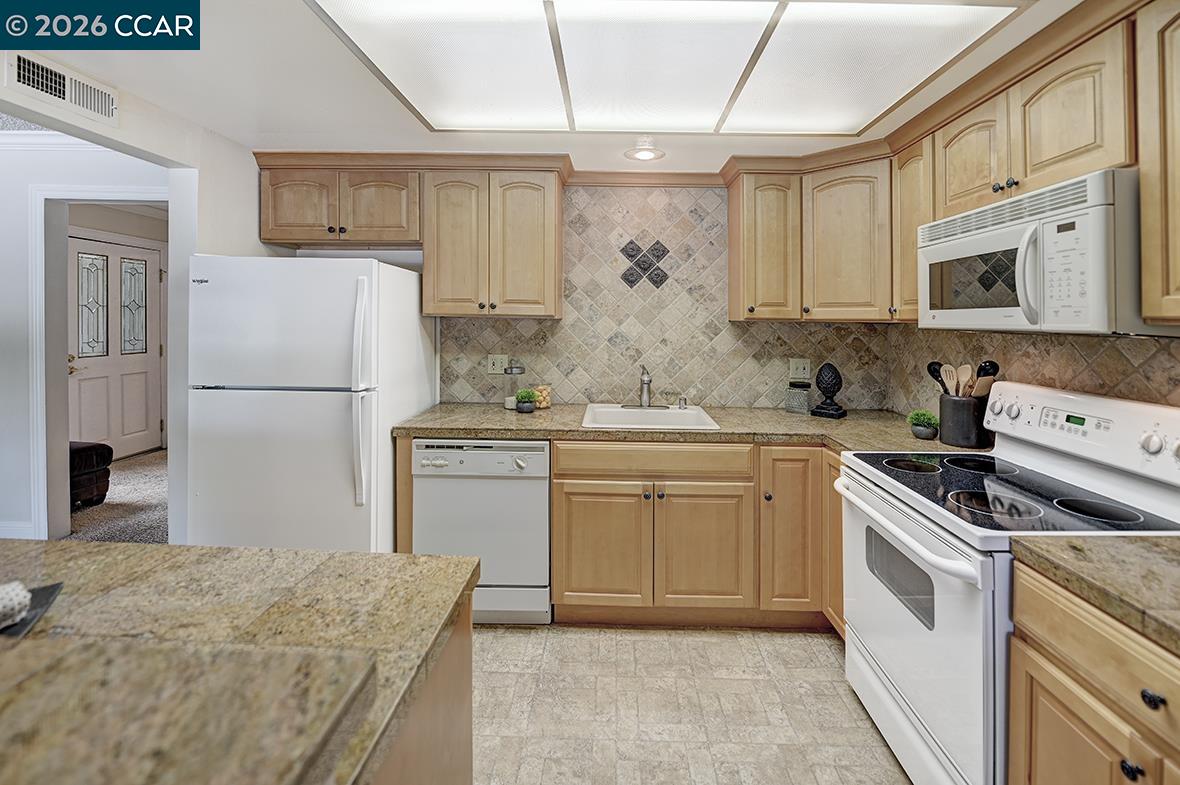 Photo #11: 41134633 Listing: Photo #11