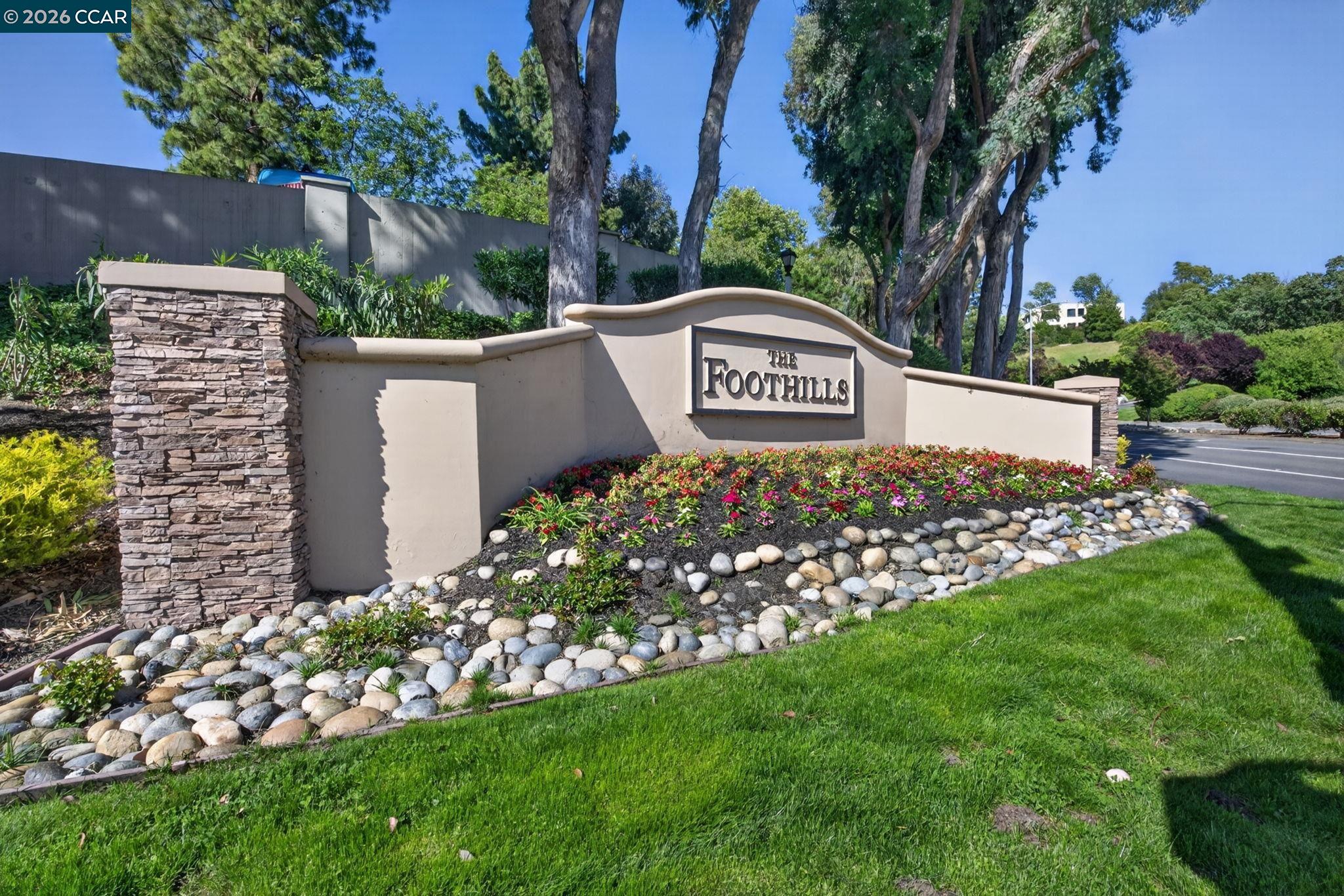 Photo #2: 41134661 Listing: Photo #2