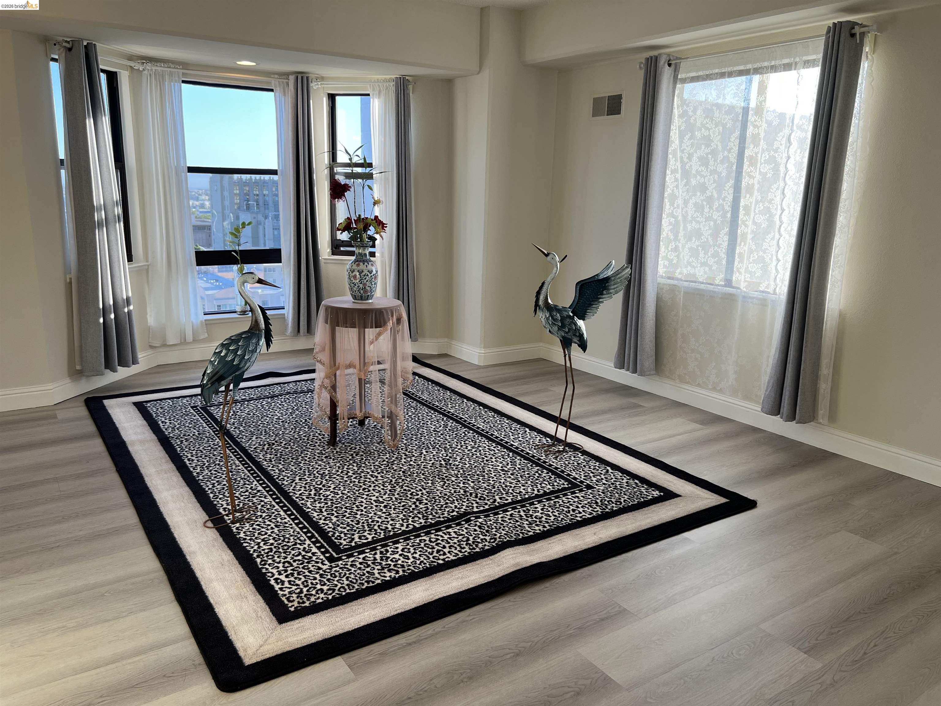 Photo #2: 41134729 Listing: Photo #2