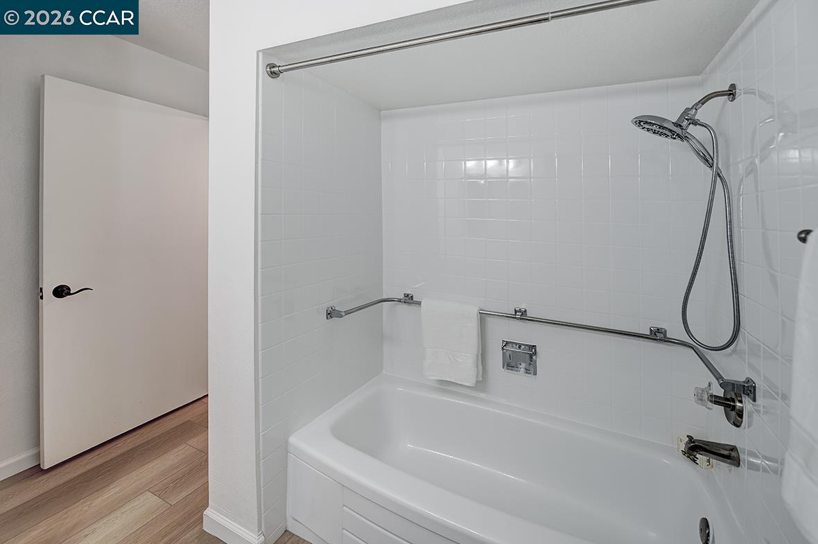 Photo #32: 41134733 Listing: Photo #32