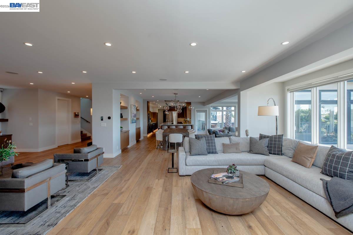 1235 Hawthorne St, Alameda CA 94501 — photo 32