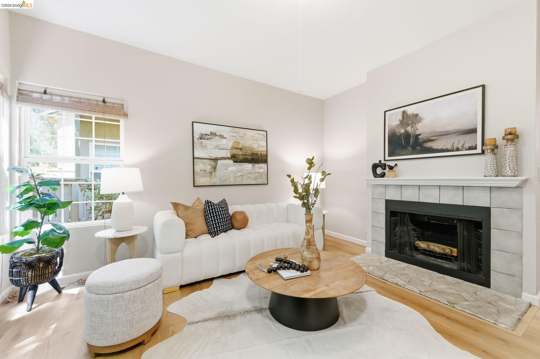 Photo #2: 41134743 Listing: Photo #2