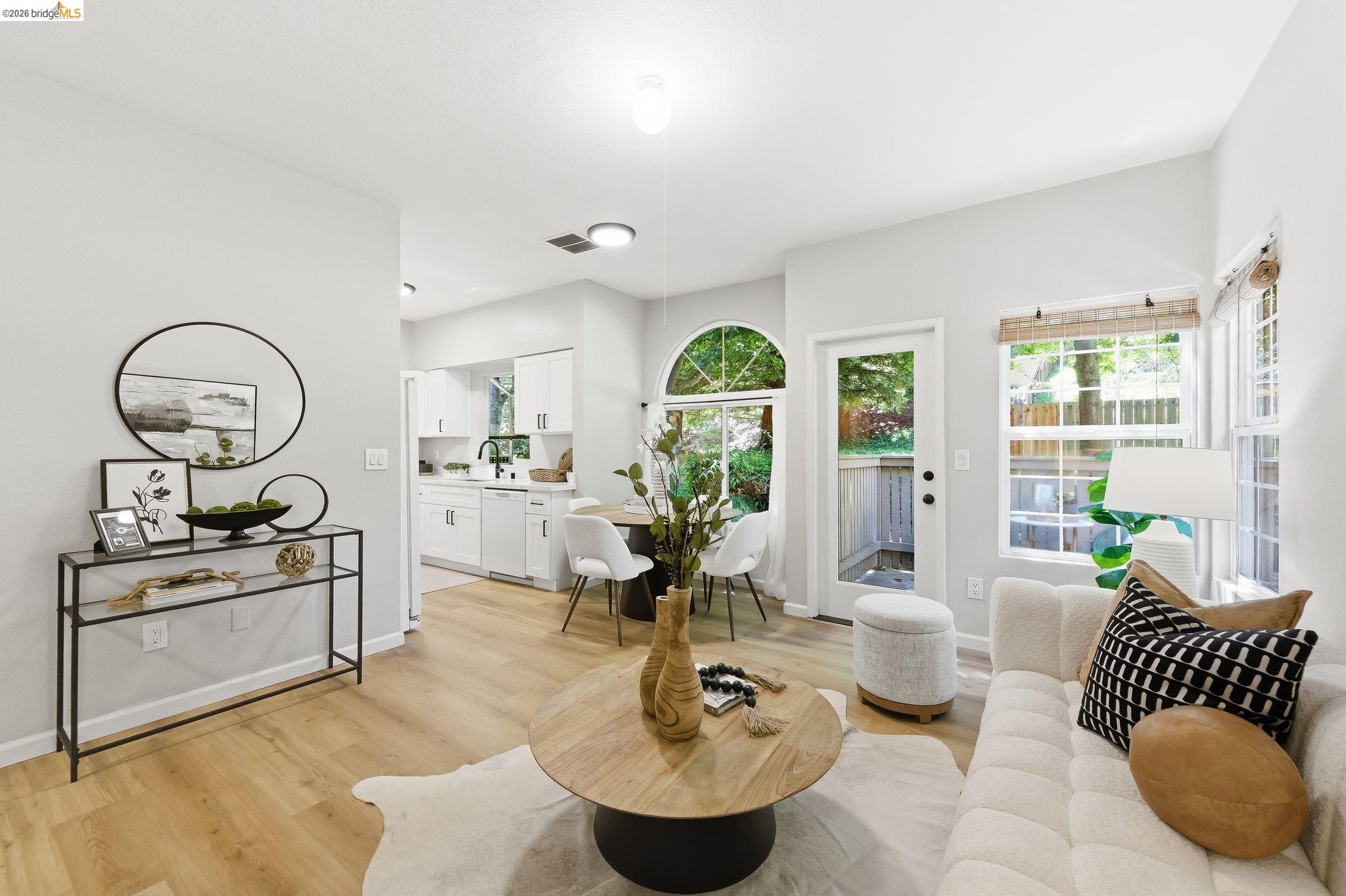 Photo #4: 41134743 Listing: Photo #4