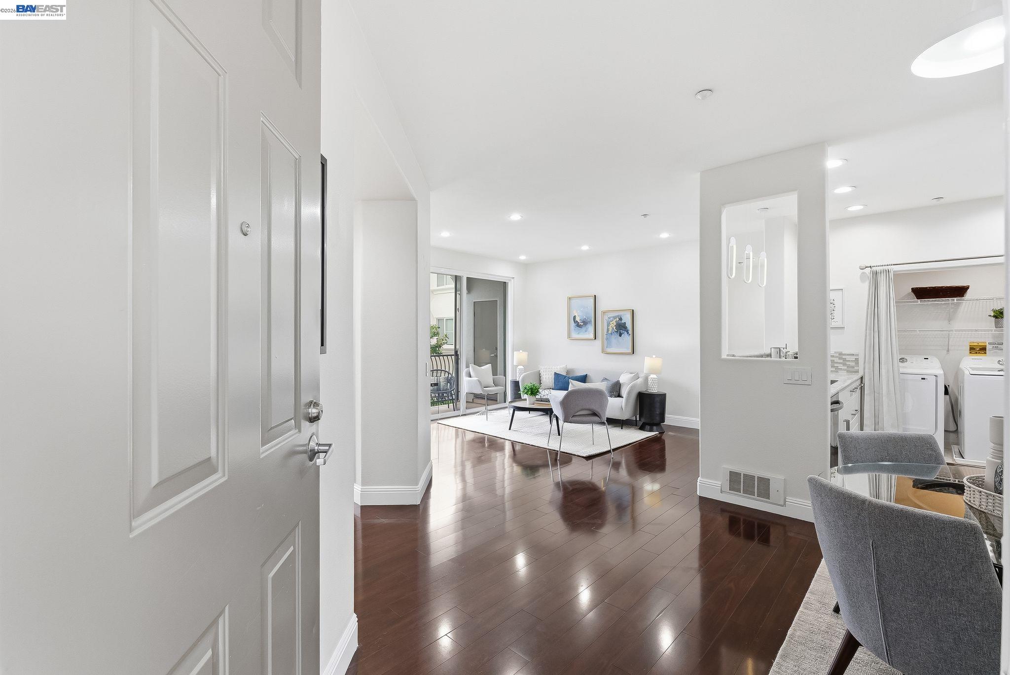 Photo #2: 41134754 Listing: Photo #2