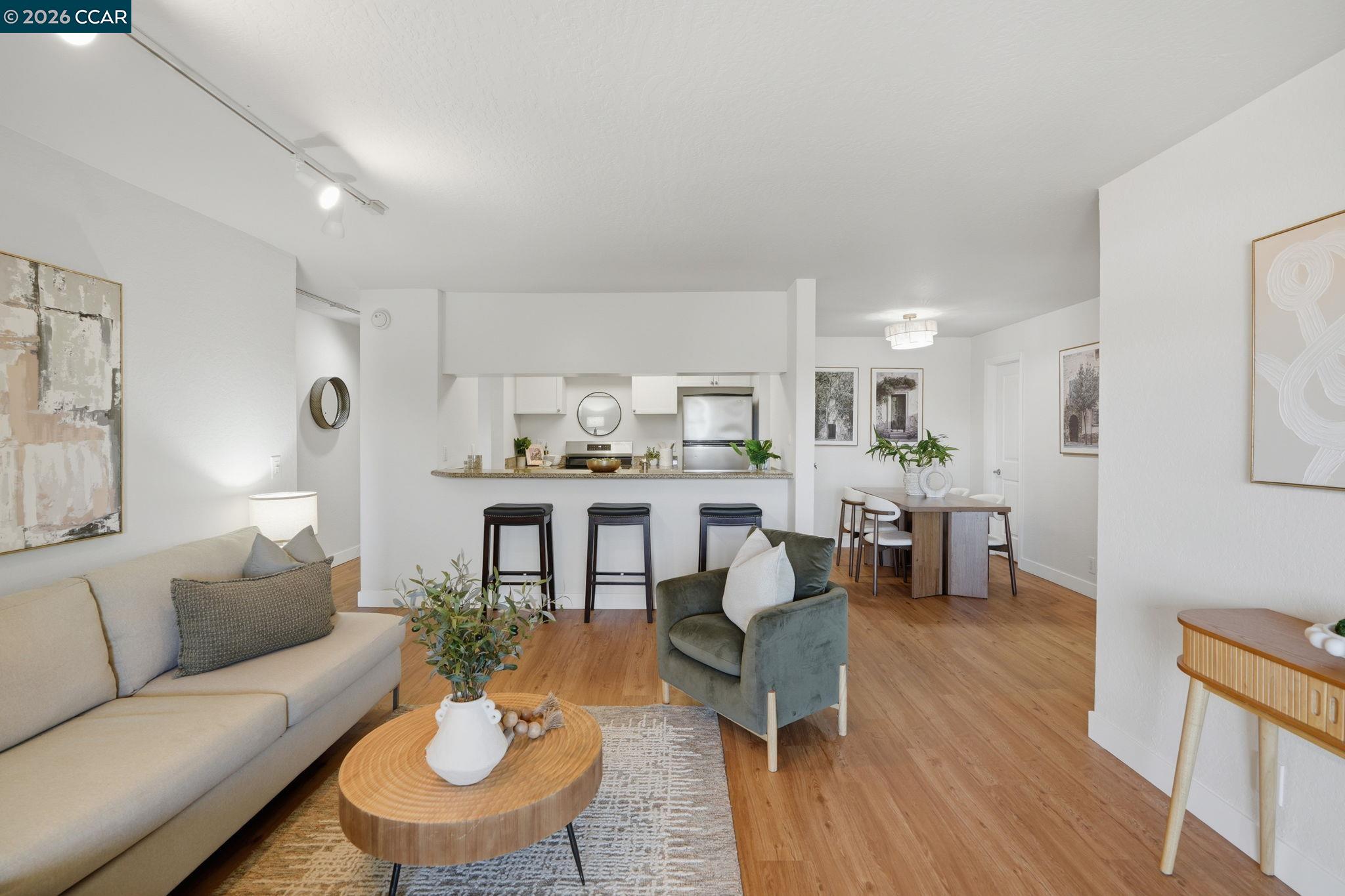 Photo #1: 41134757 Listing: Photo #1