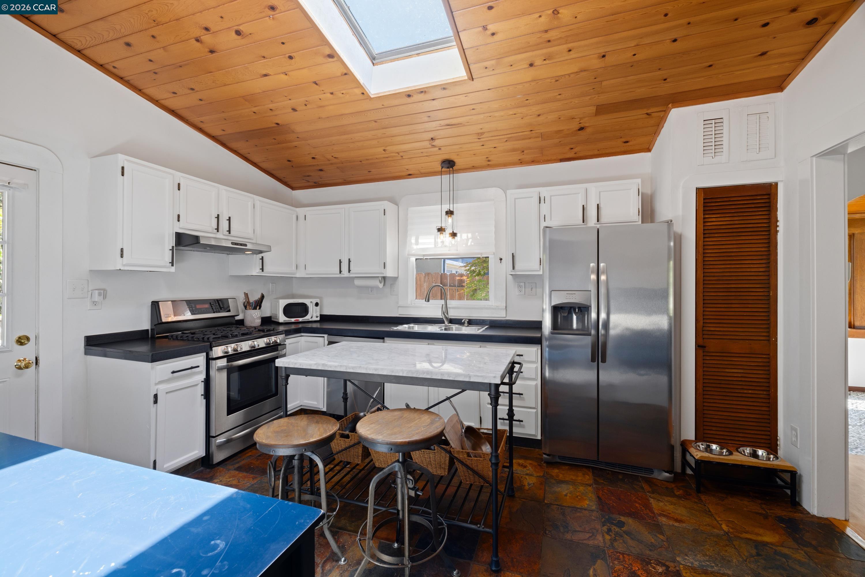 6366 Sunnymere Ave, Oakland CA 94605 — photo 11