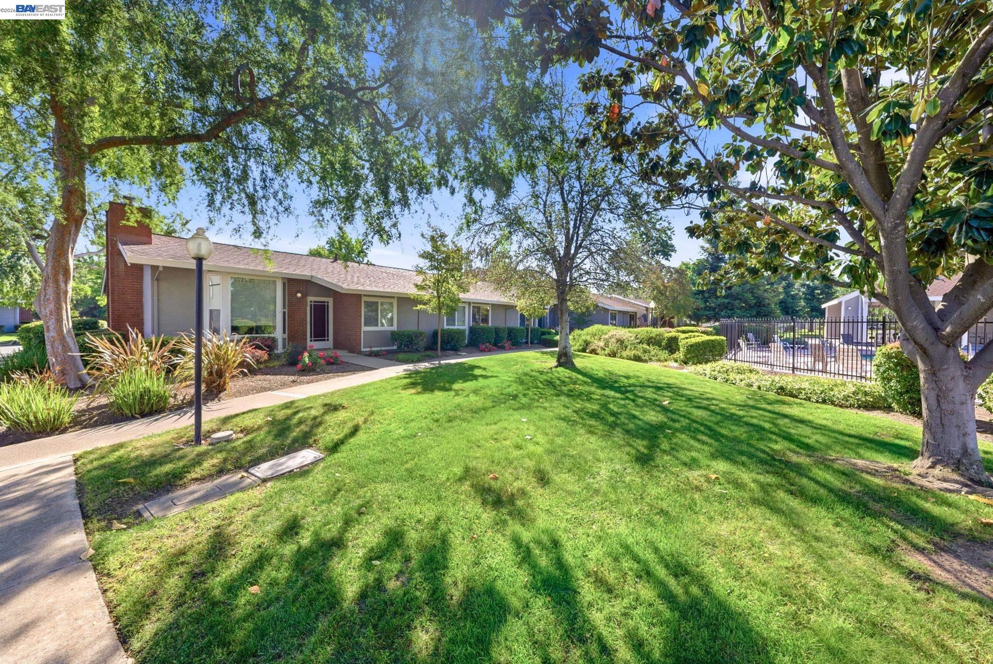 Photo #2: 41134800 Listing: Photo #2