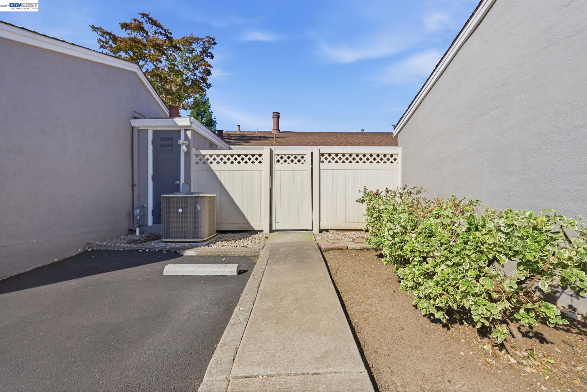 Photo #41: 41134800 Listing: Photo #41