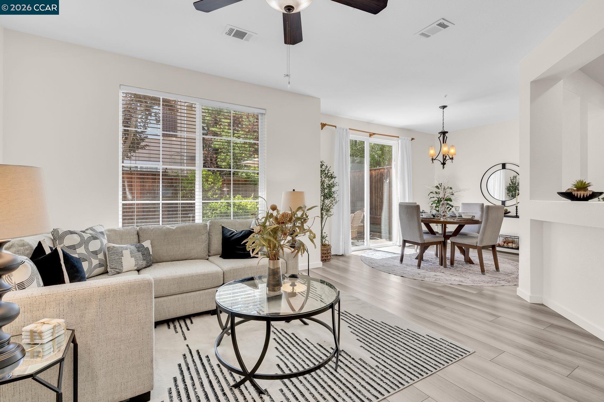 Photo #5: 41134807 Listing: Photo #5
