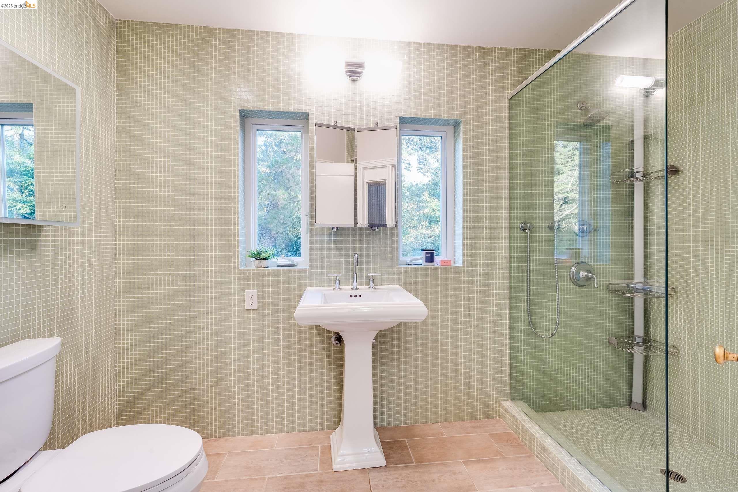 6048 Chelton Dr, Oakland CA 94611 — photo 25
