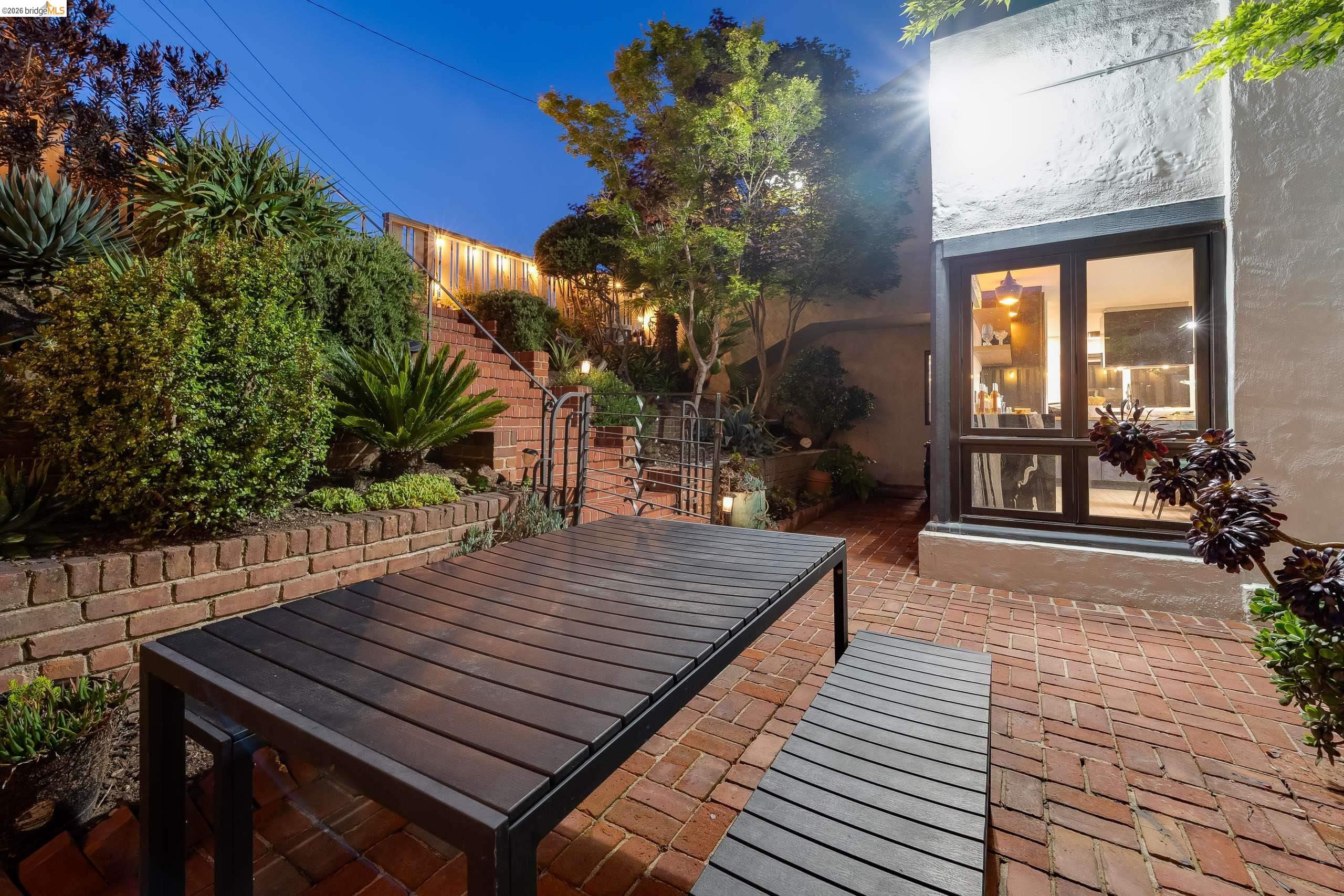 6048 Chelton Dr, Oakland CA 94611 — photo 38
