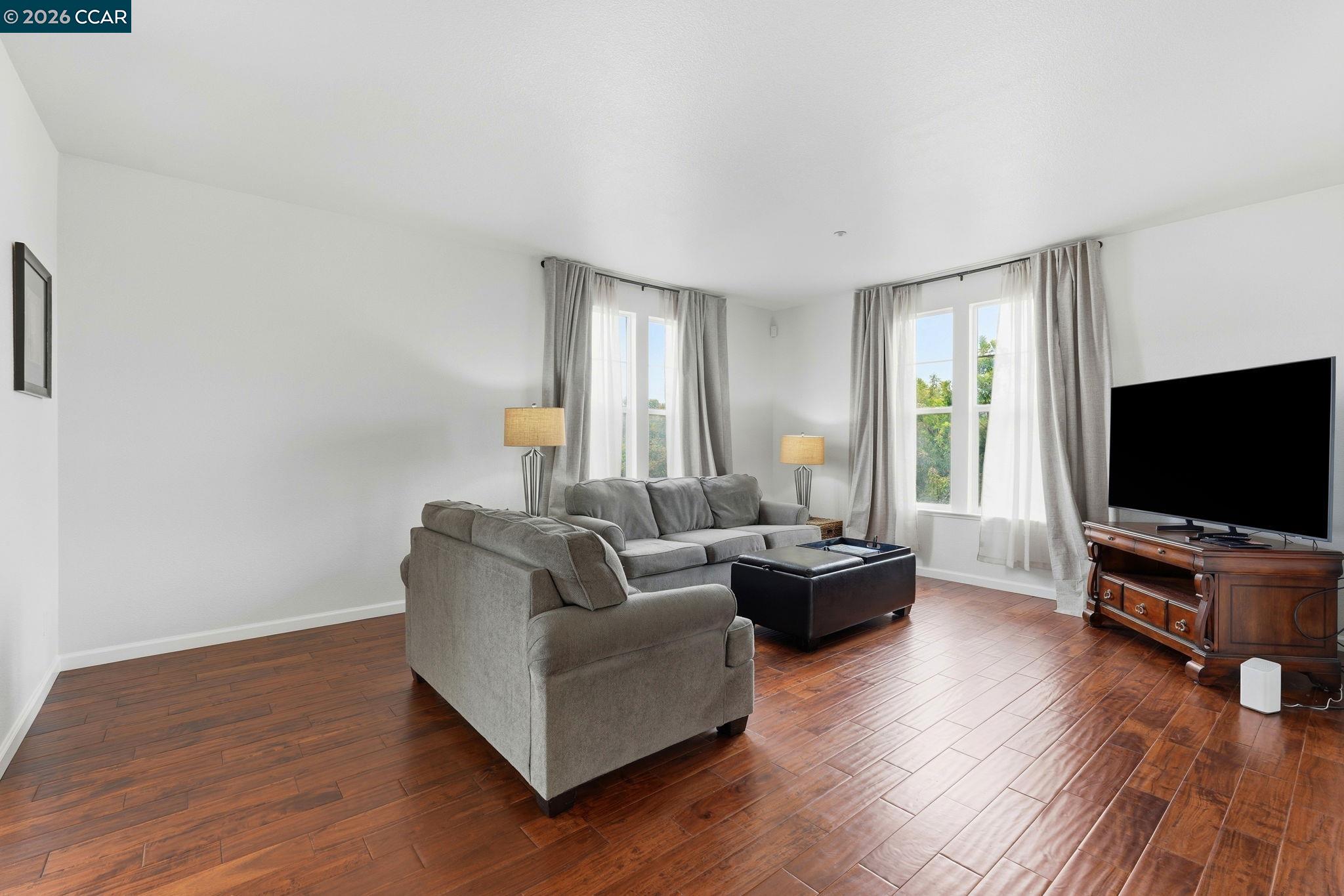 Photo #3: 41134829 Listing: Photo #3