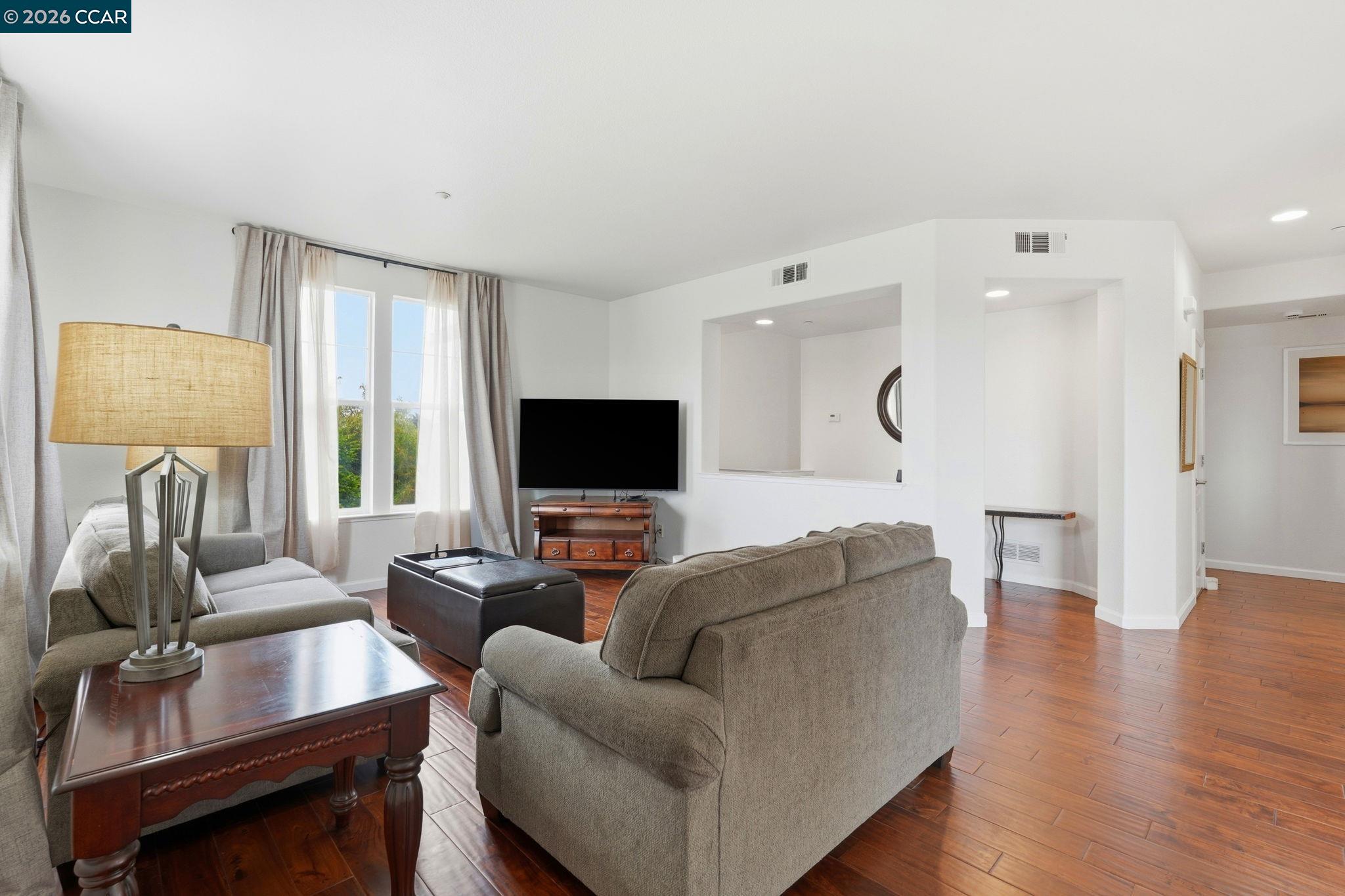 Photo #4: 41134829 Listing: Photo #4
