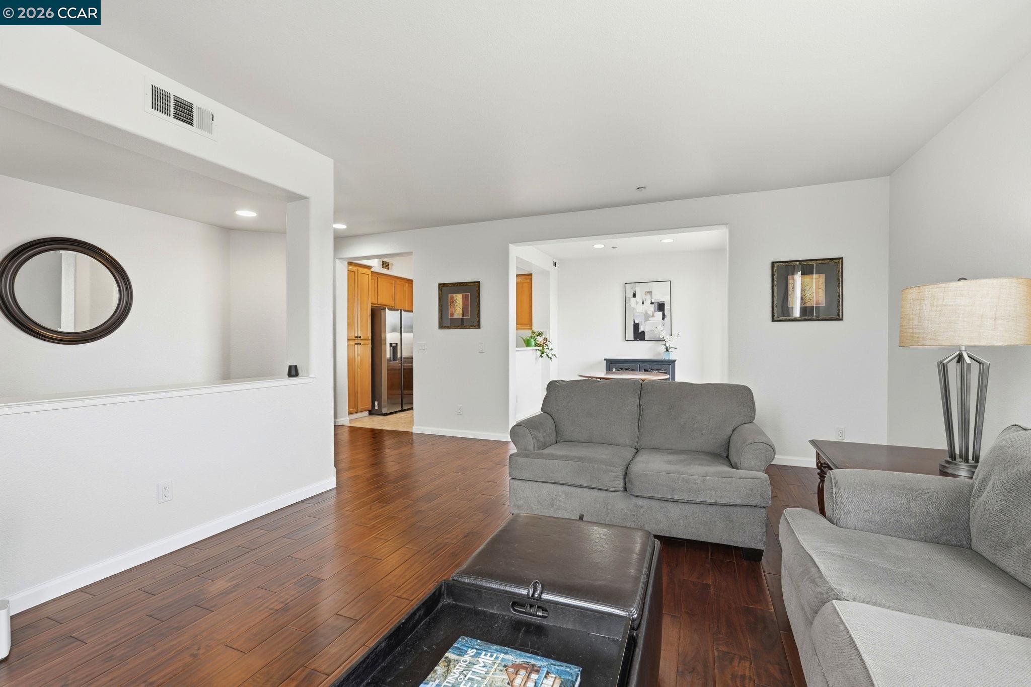 Photo #5: 41134829 Listing: Photo #5