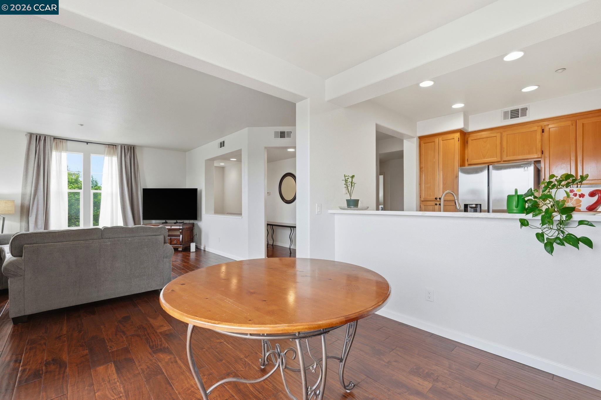 Photo #8: 41134829 Listing: Photo #8