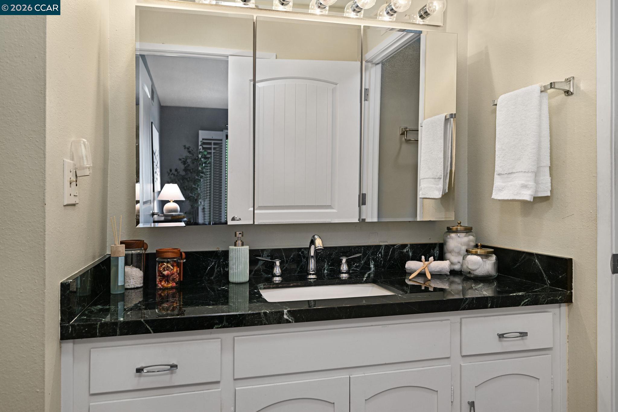 Photo #16: 41134870 Listing: Photo #16