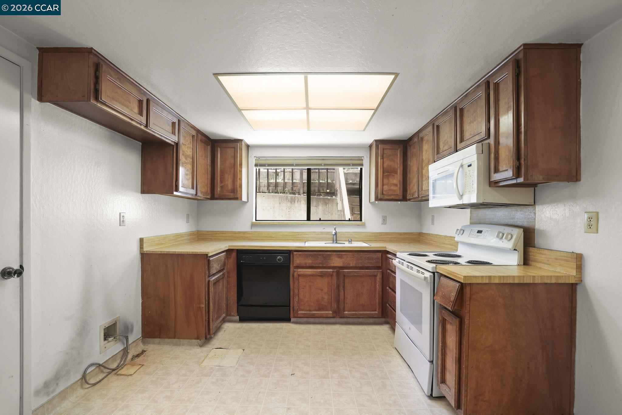 Photo #11: 41134875 Listing: Photo #11