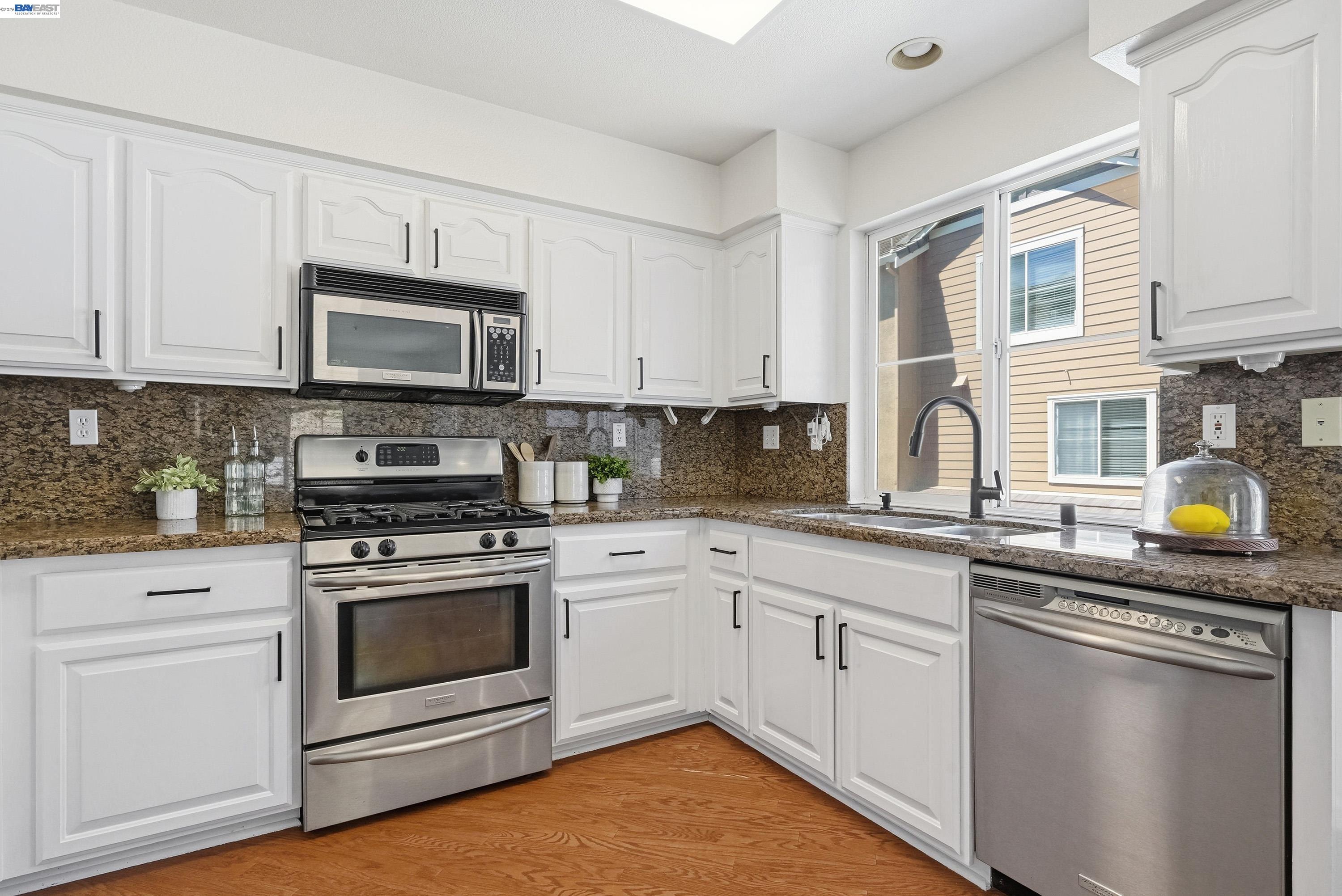 Photo #8: 41134880 Listing: Photo #8