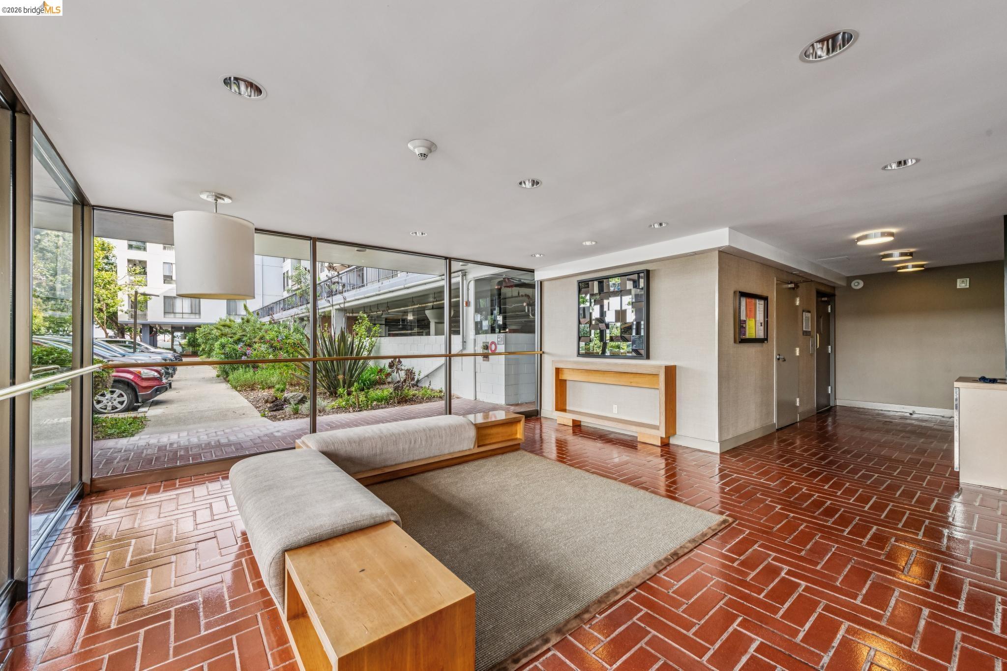 Photo #4: 41134882 Listing: Photo #4