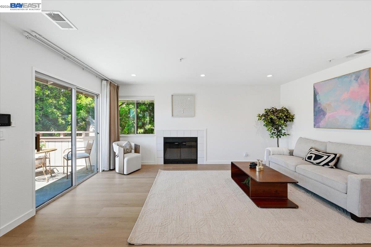 Photo #2: 41134889 Listing: Photo #2
