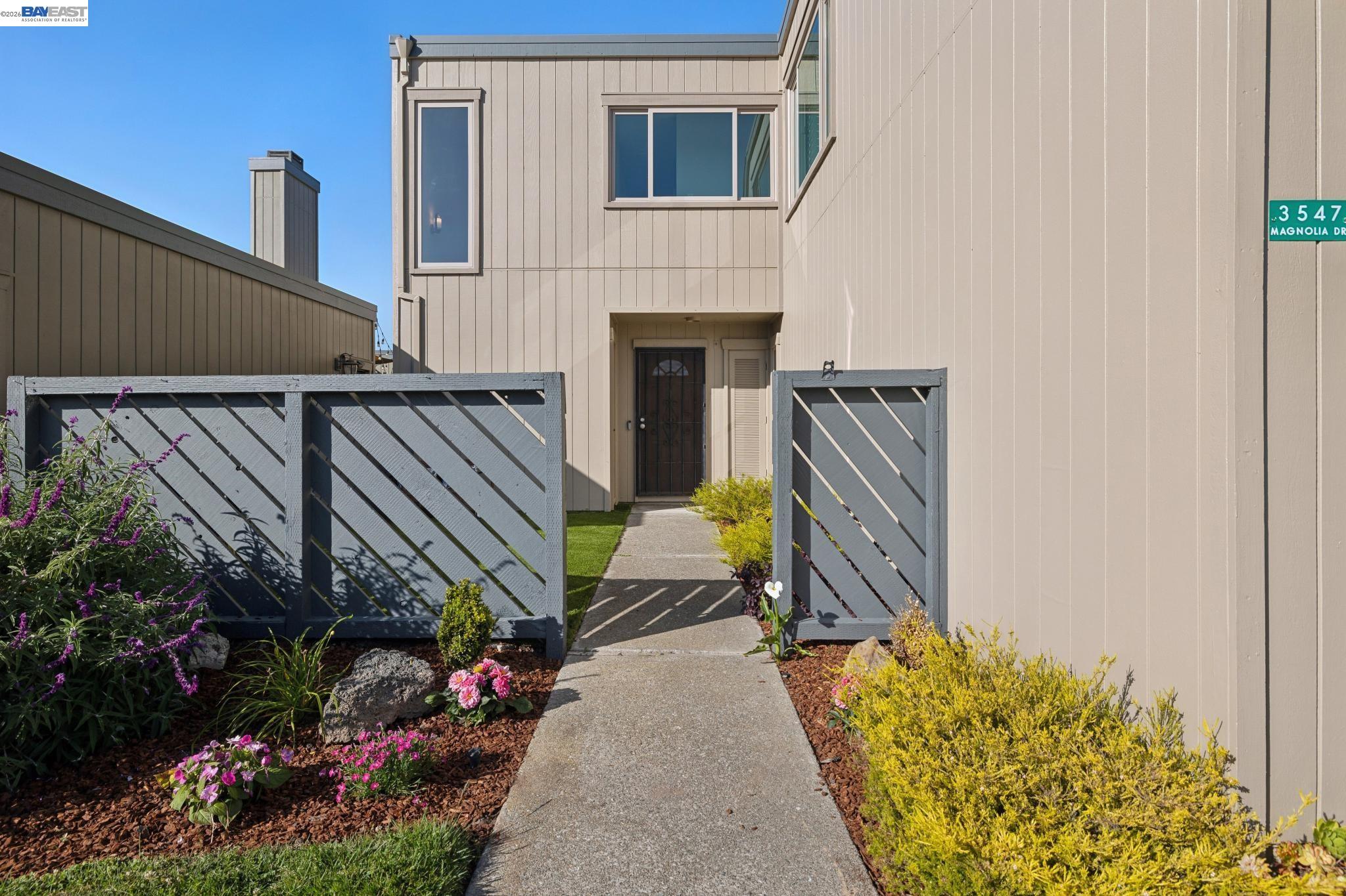 Photo #2: 41134922 Listing: Photo #2