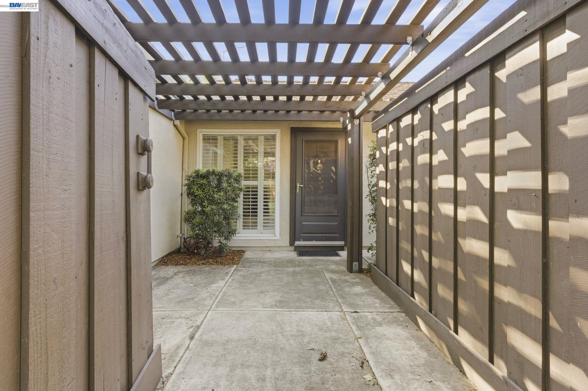 165 Fairoaks Dr, Vacaville CA 95688 — photo 5