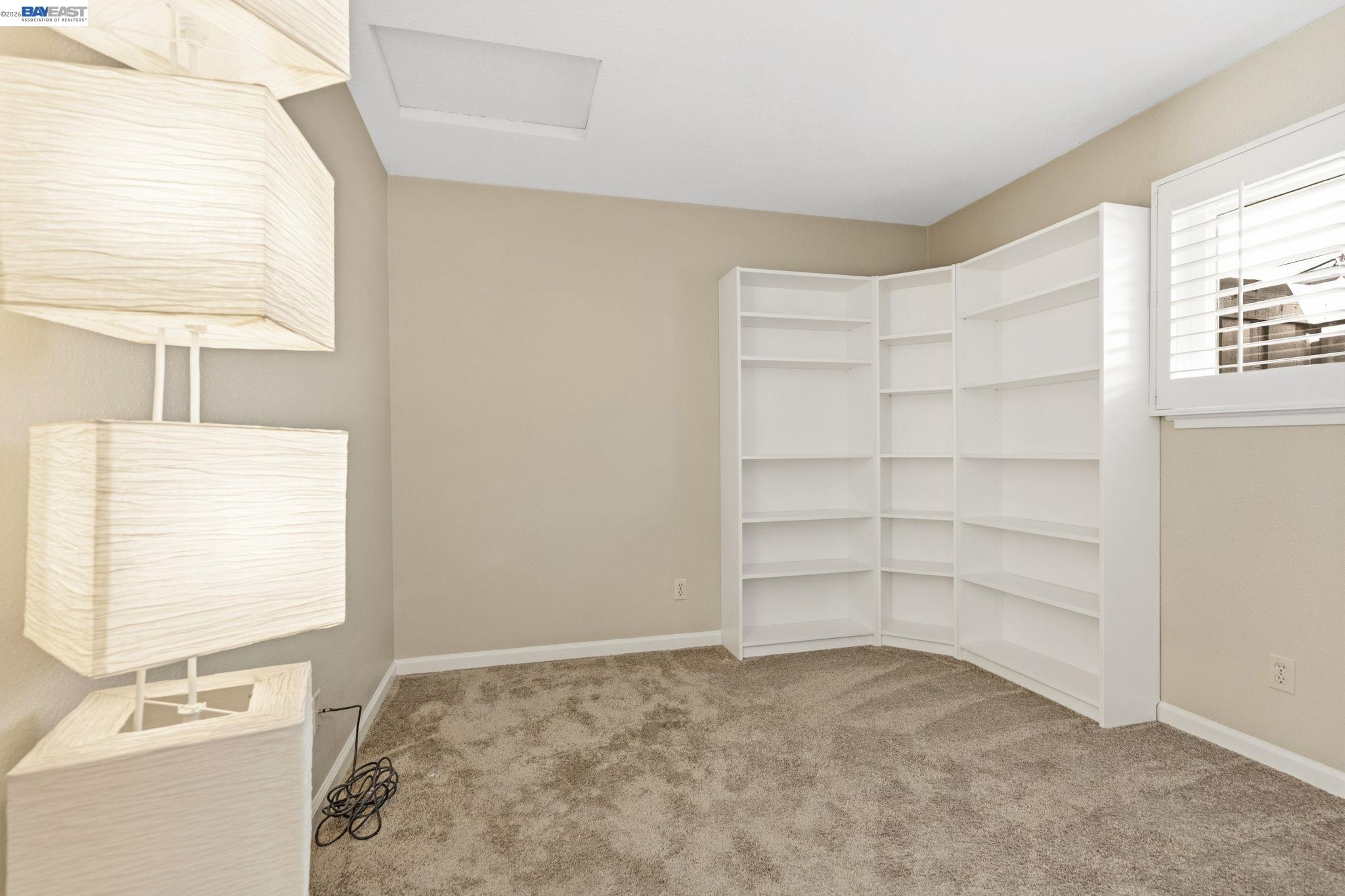 165 Fairoaks Dr, Vacaville CA 95688 — photo 9