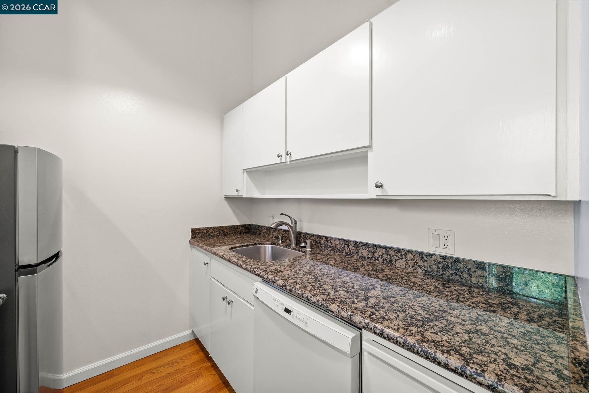 Photo #8: 41134951 Listing: Photo #8
