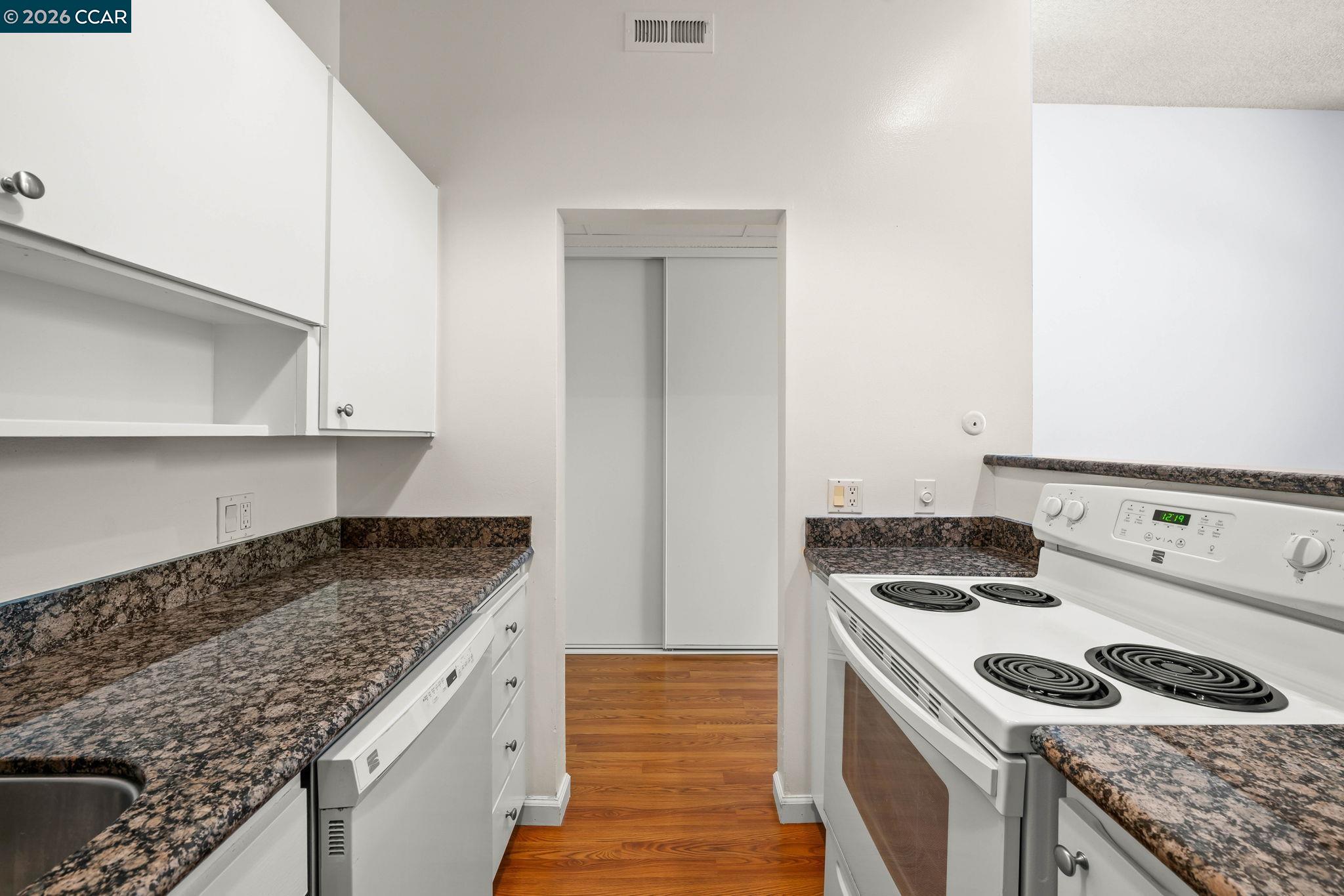 Photo #10: 41134951 Listing: Photo #10