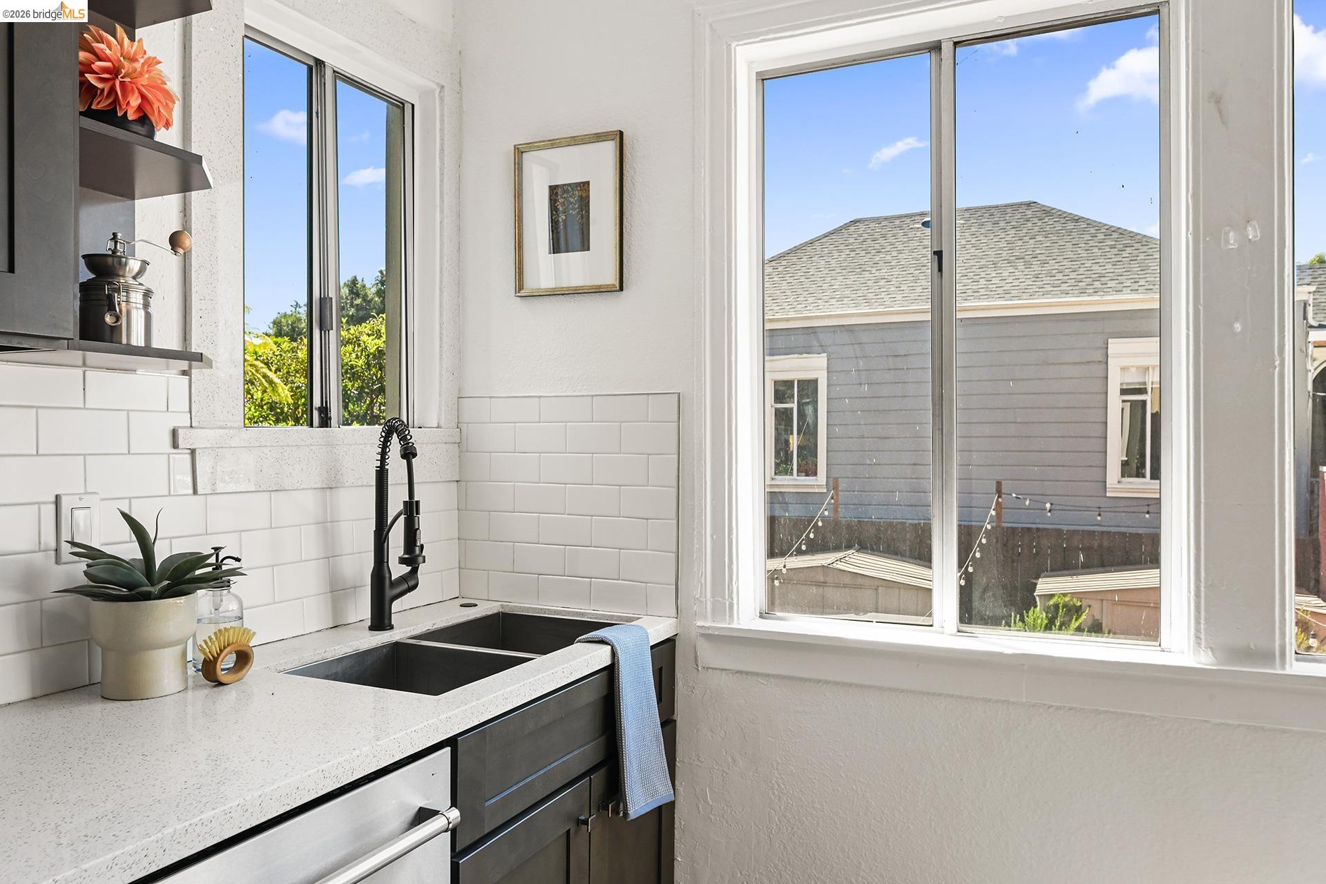 1137 Peralta St, Oakland CA 94607 — photo 12