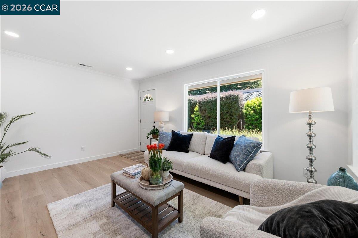 Photo #4: 41135029 Listing: Photo #4