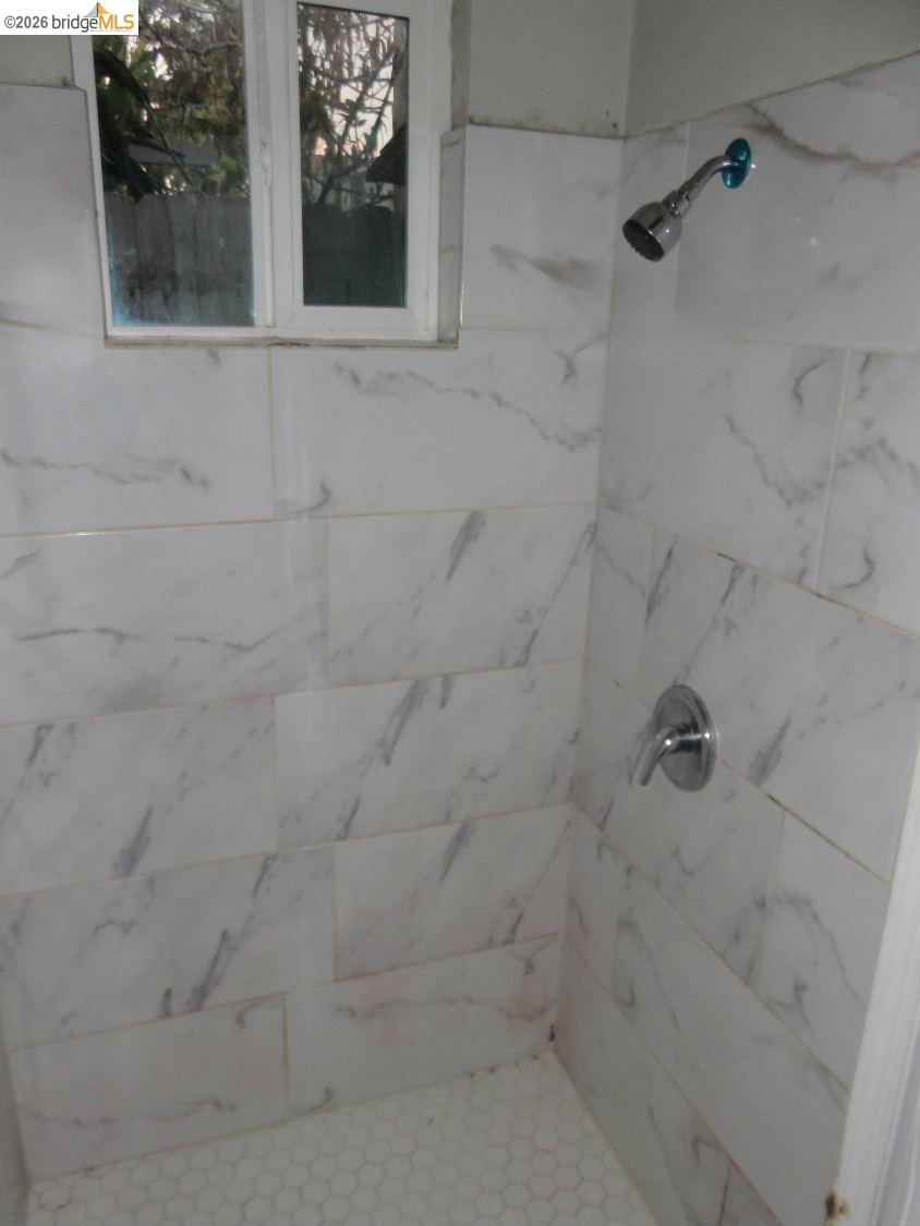 1649 72Nd Ave, Oakland CA 94621 — photo 8